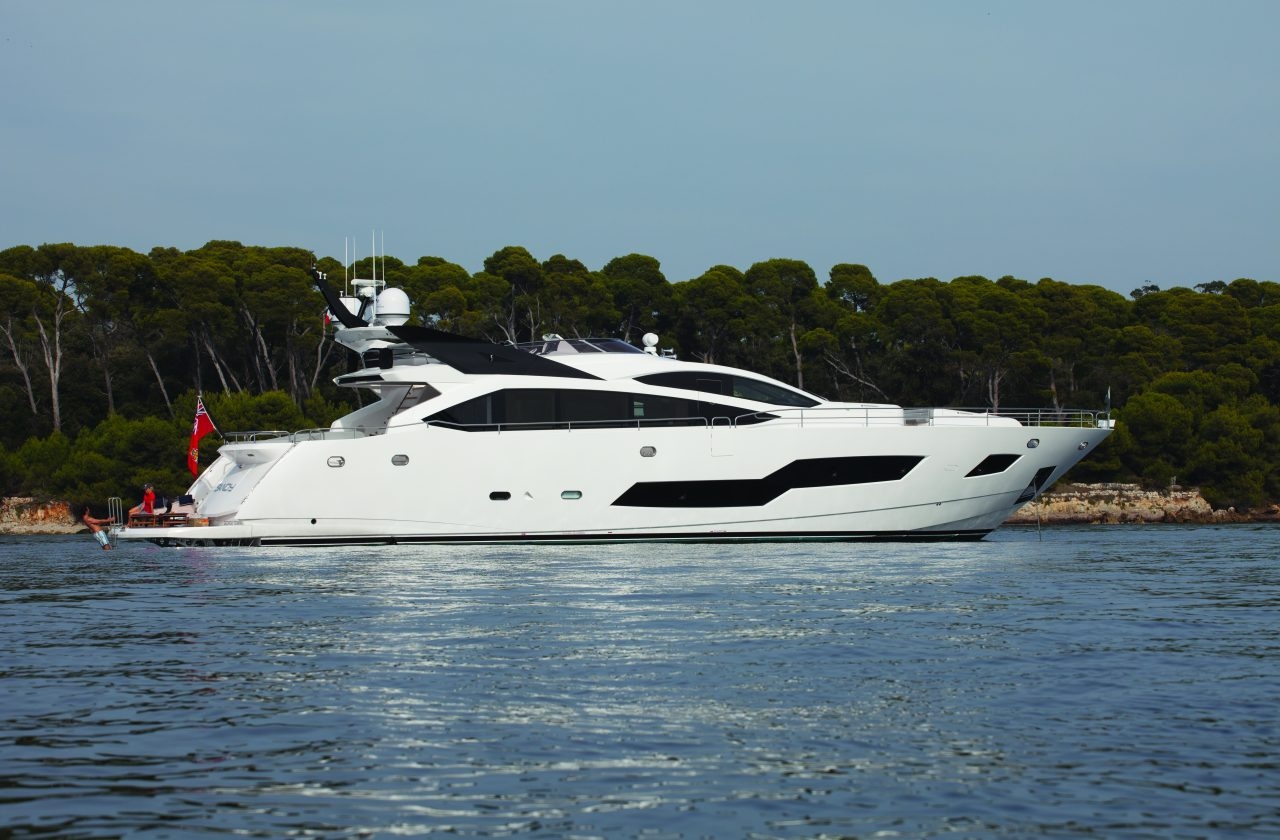 Sunseeker 101 Sport Yacht