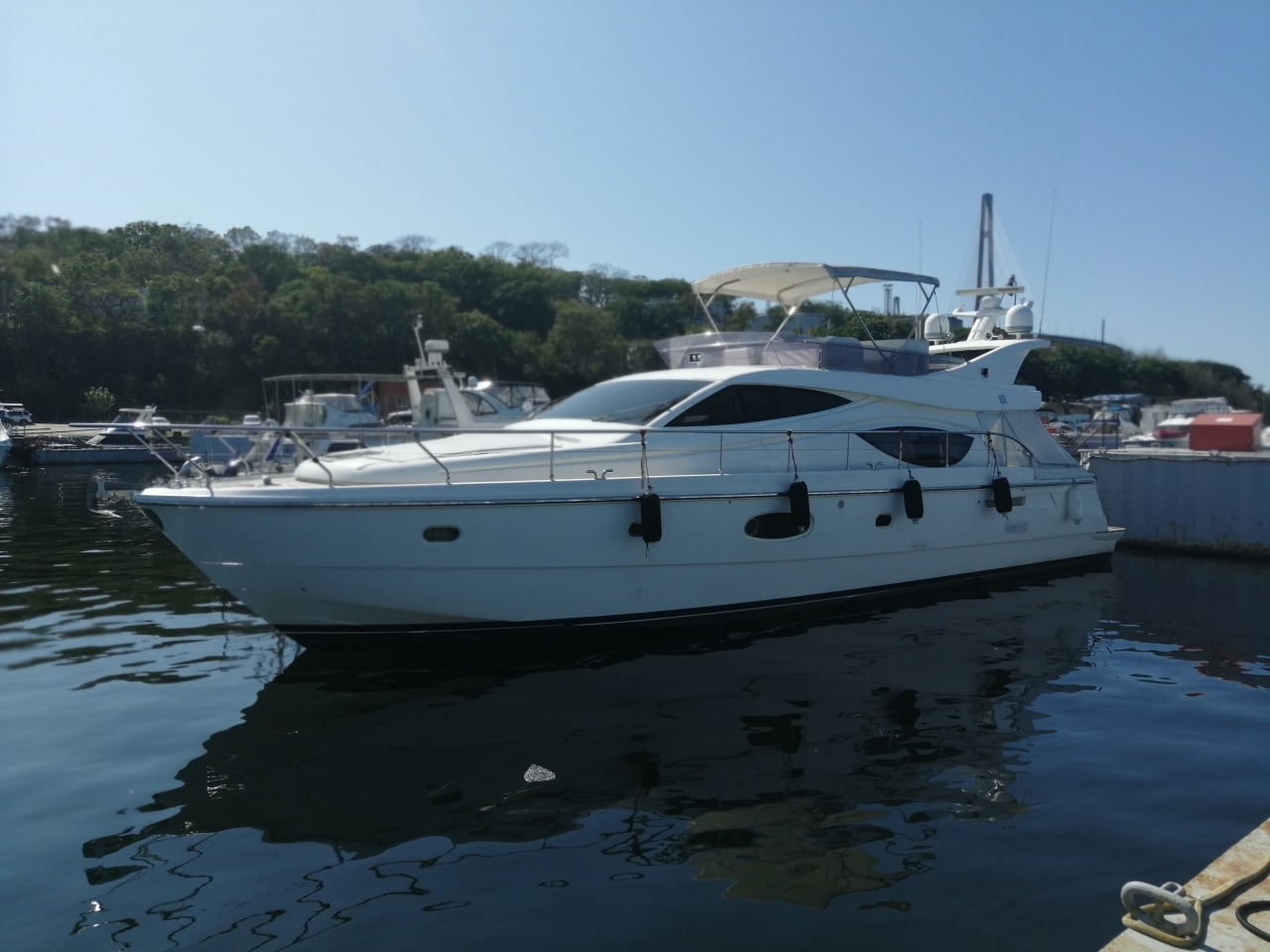 Ferretti 550