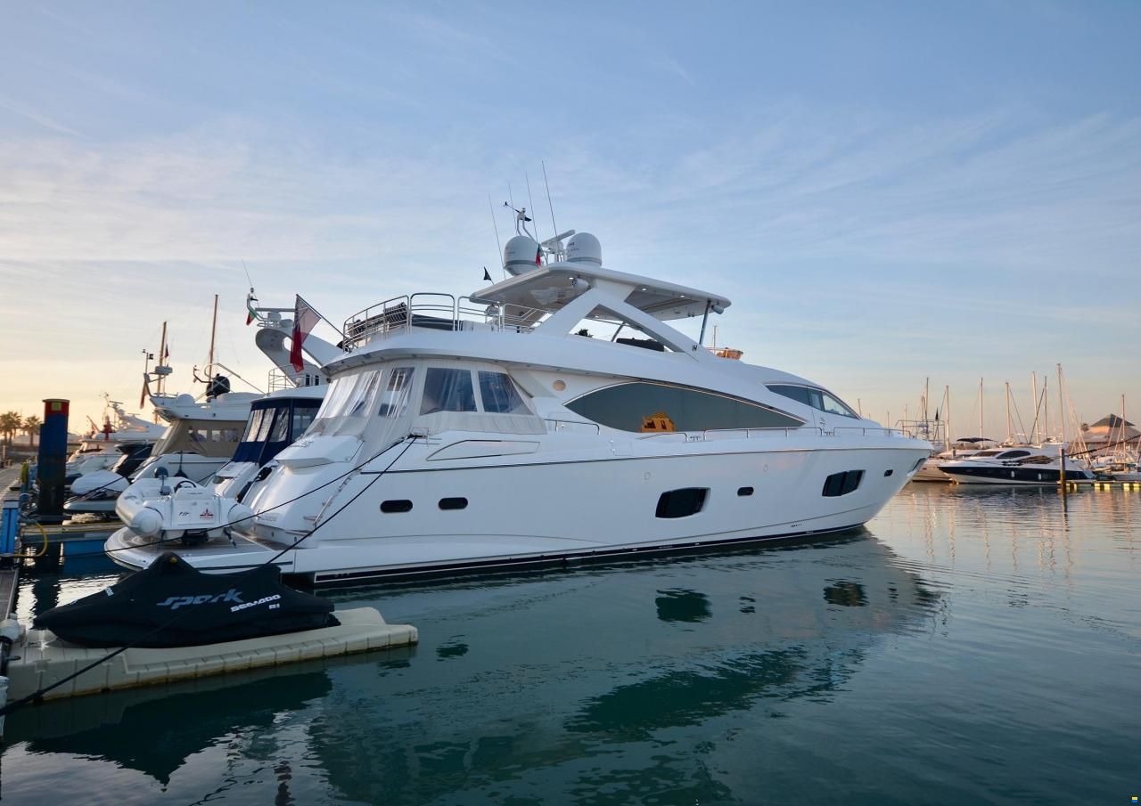 Sunseeker 88 Yacht (2011)