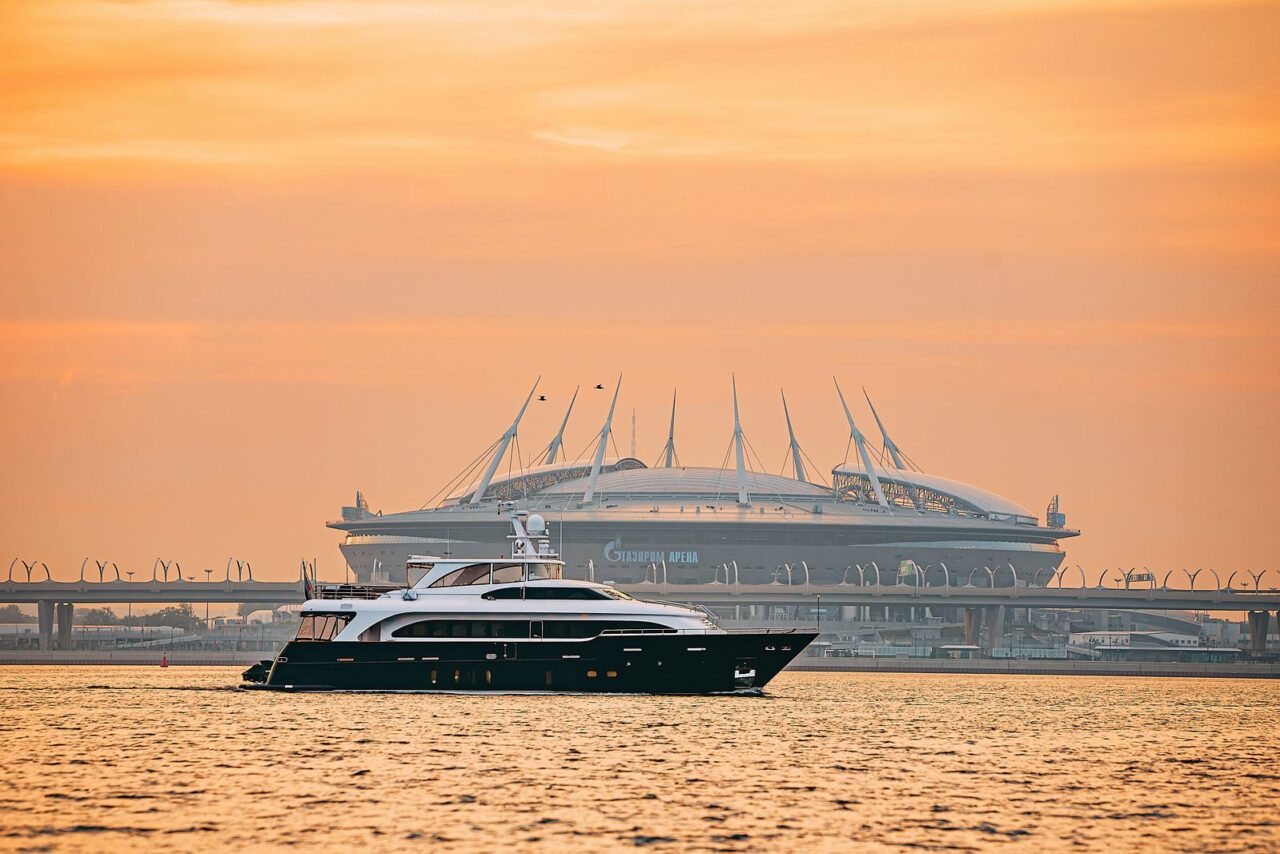 Benetti SD90 (010)