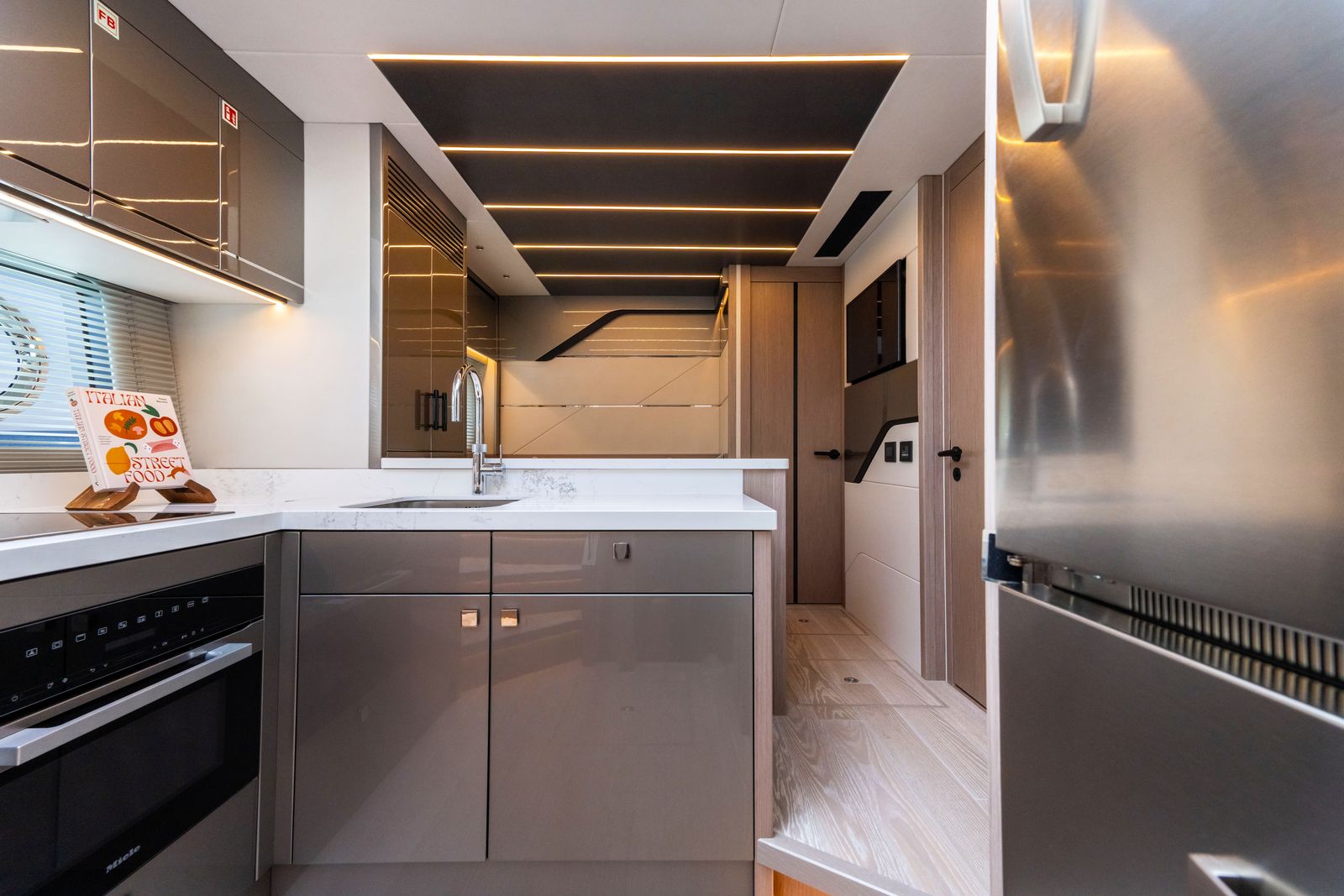 Sunseeker Predator 75 | Экстрьер 5