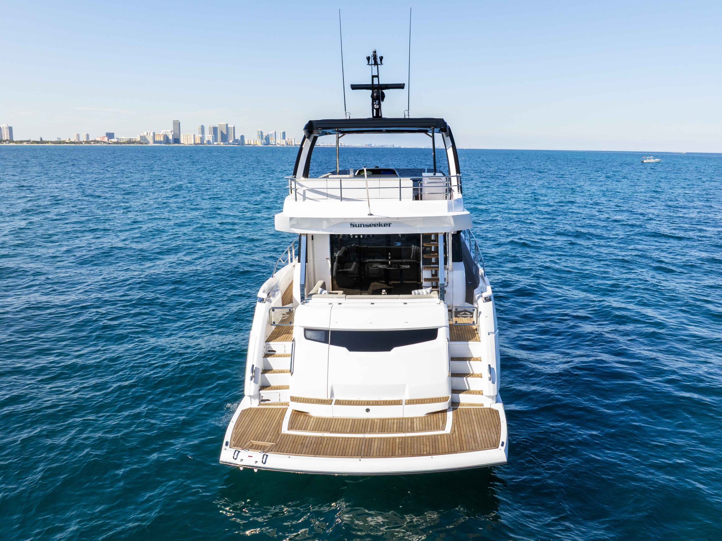 Sunseeker Manhattan 68 | Экстрьер 2