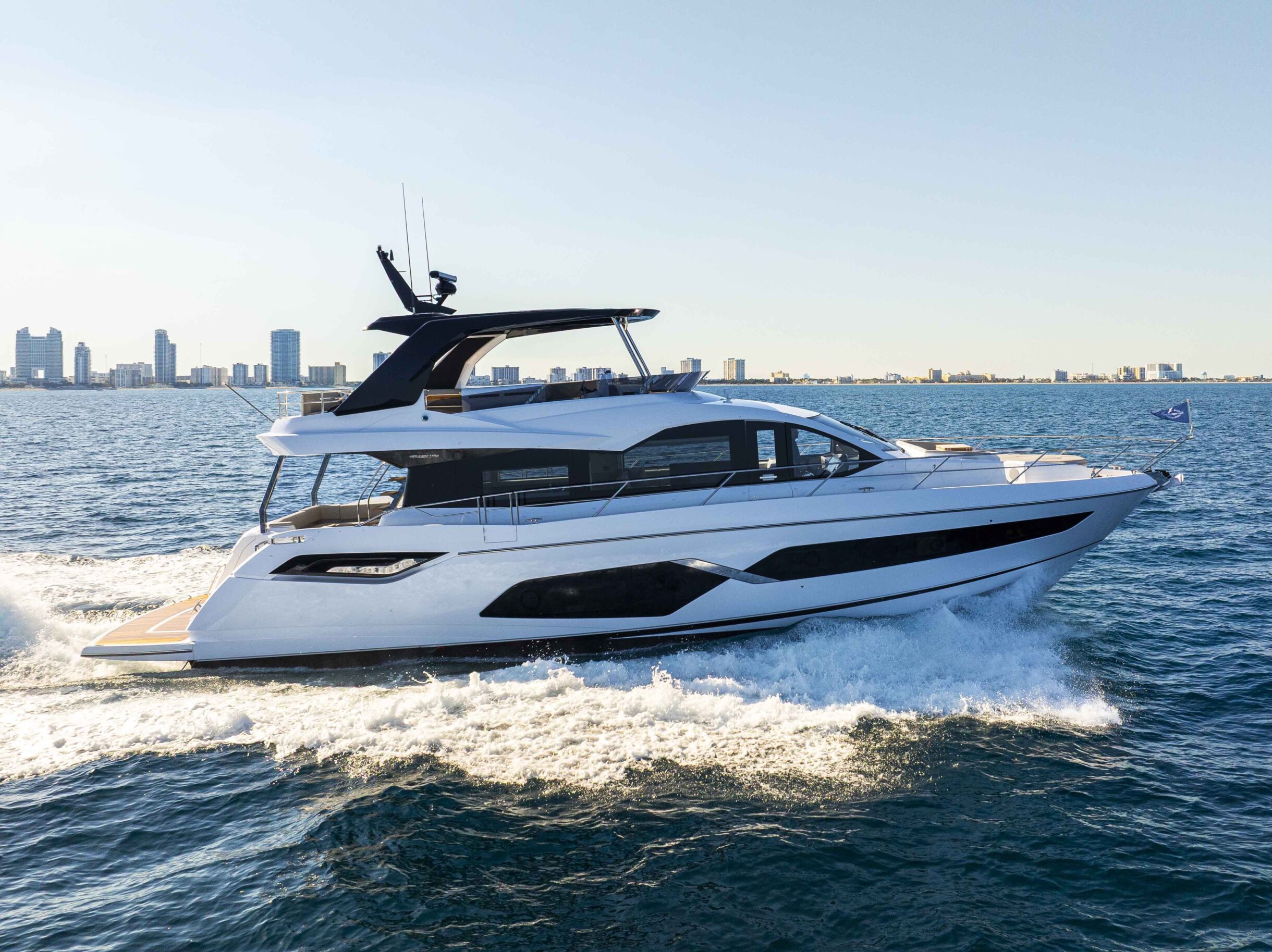 Sunseeker Manhattan 68 | Экстрьер 0