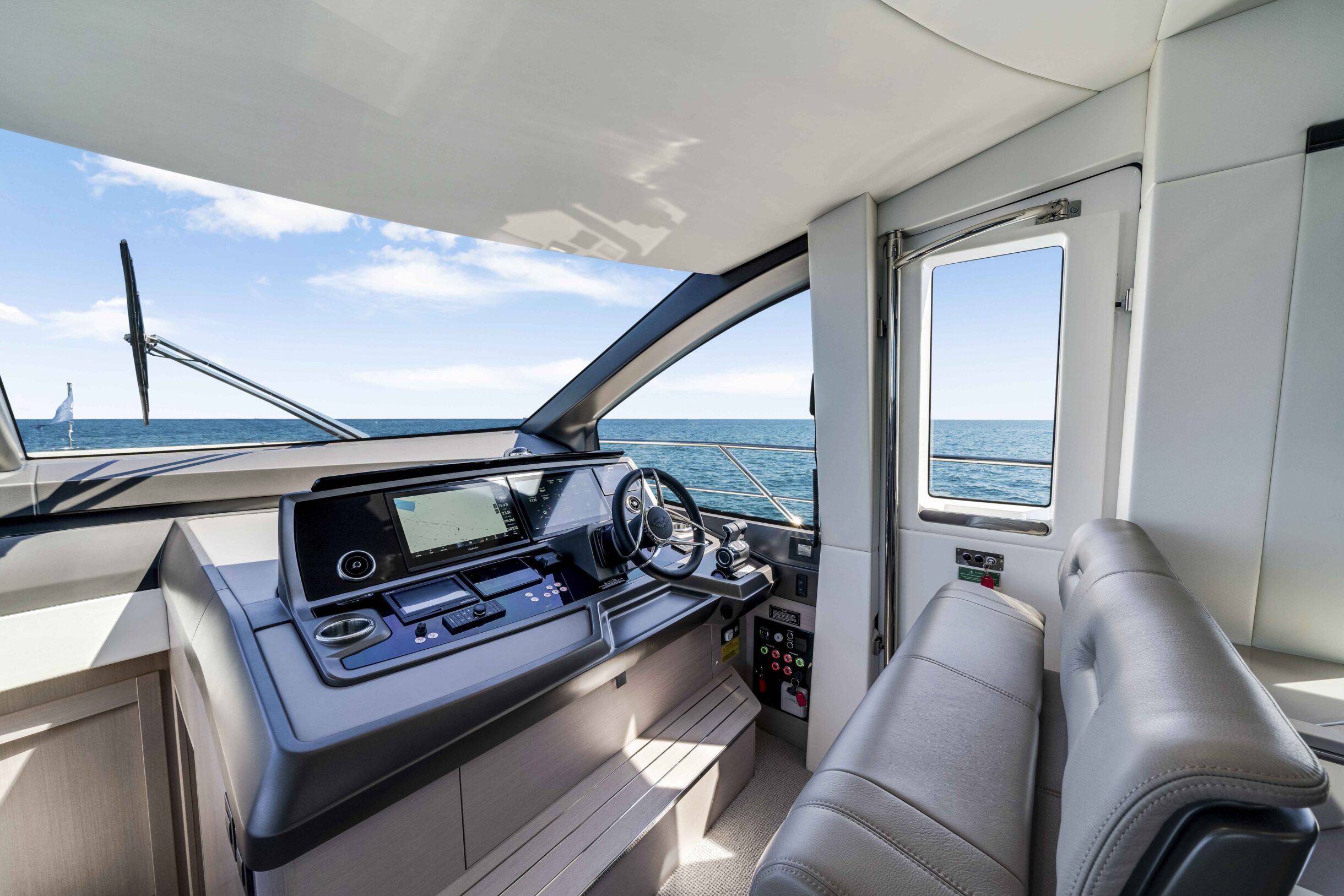 Sunseeker Manhattan 68 | Экстрьер 8