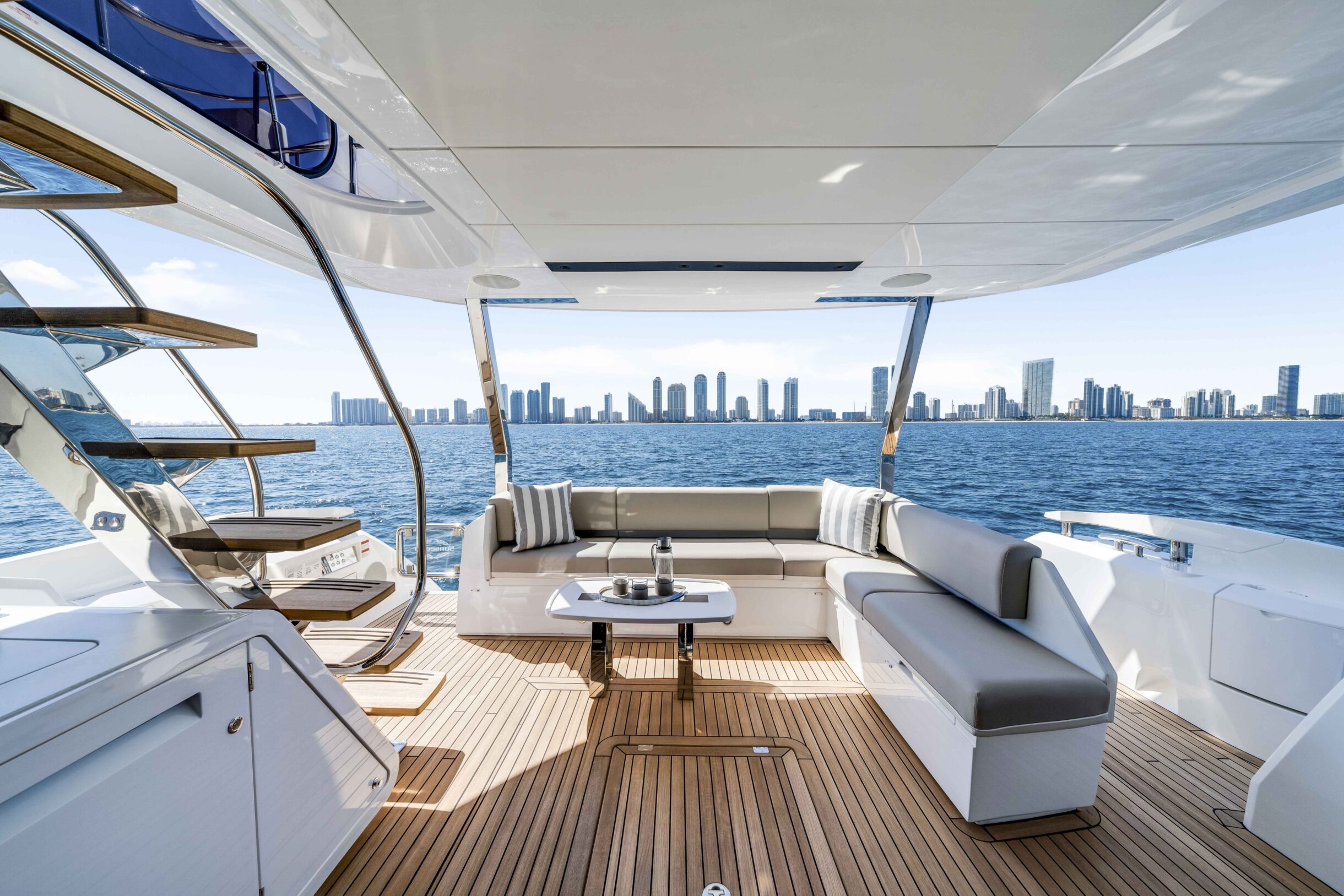 Sunseeker Manhattan 68 | Экстрьер 5