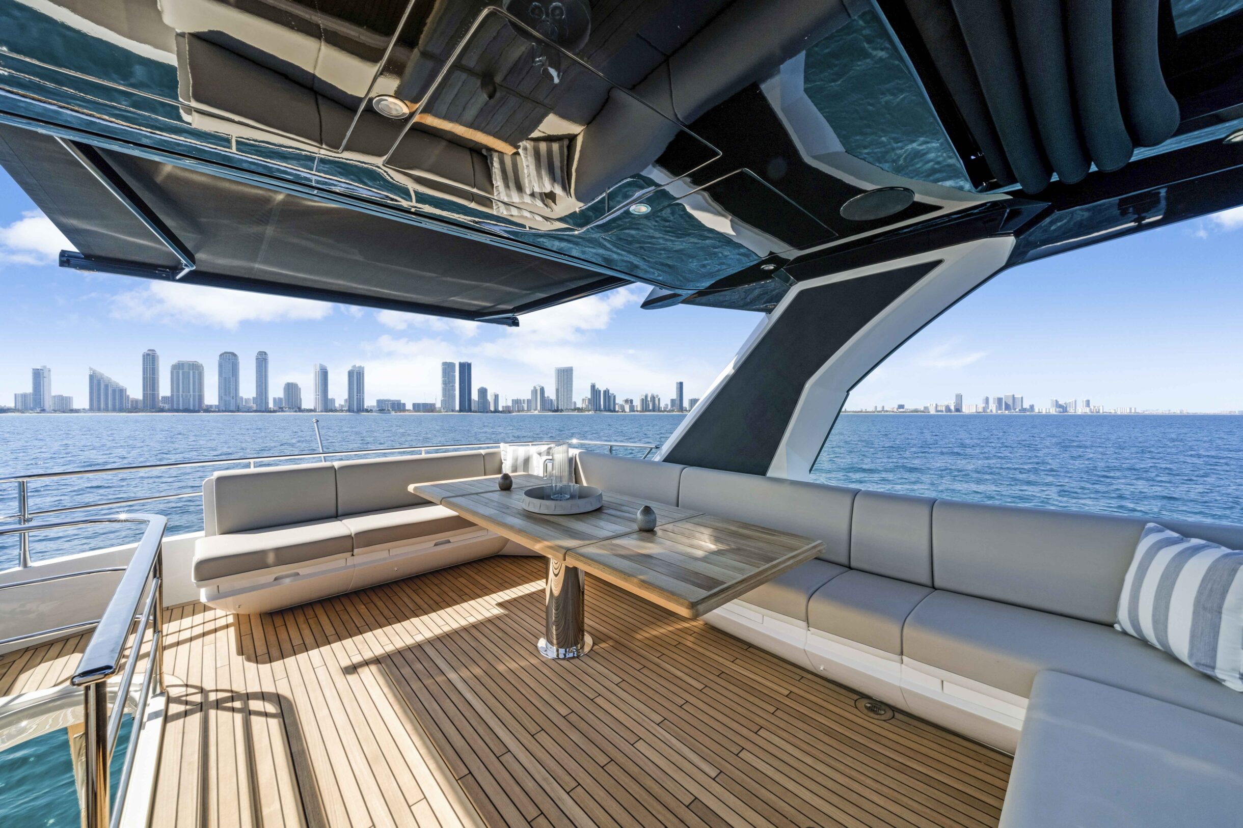 Sunseeker Manhattan 68 | Экстрьер 7