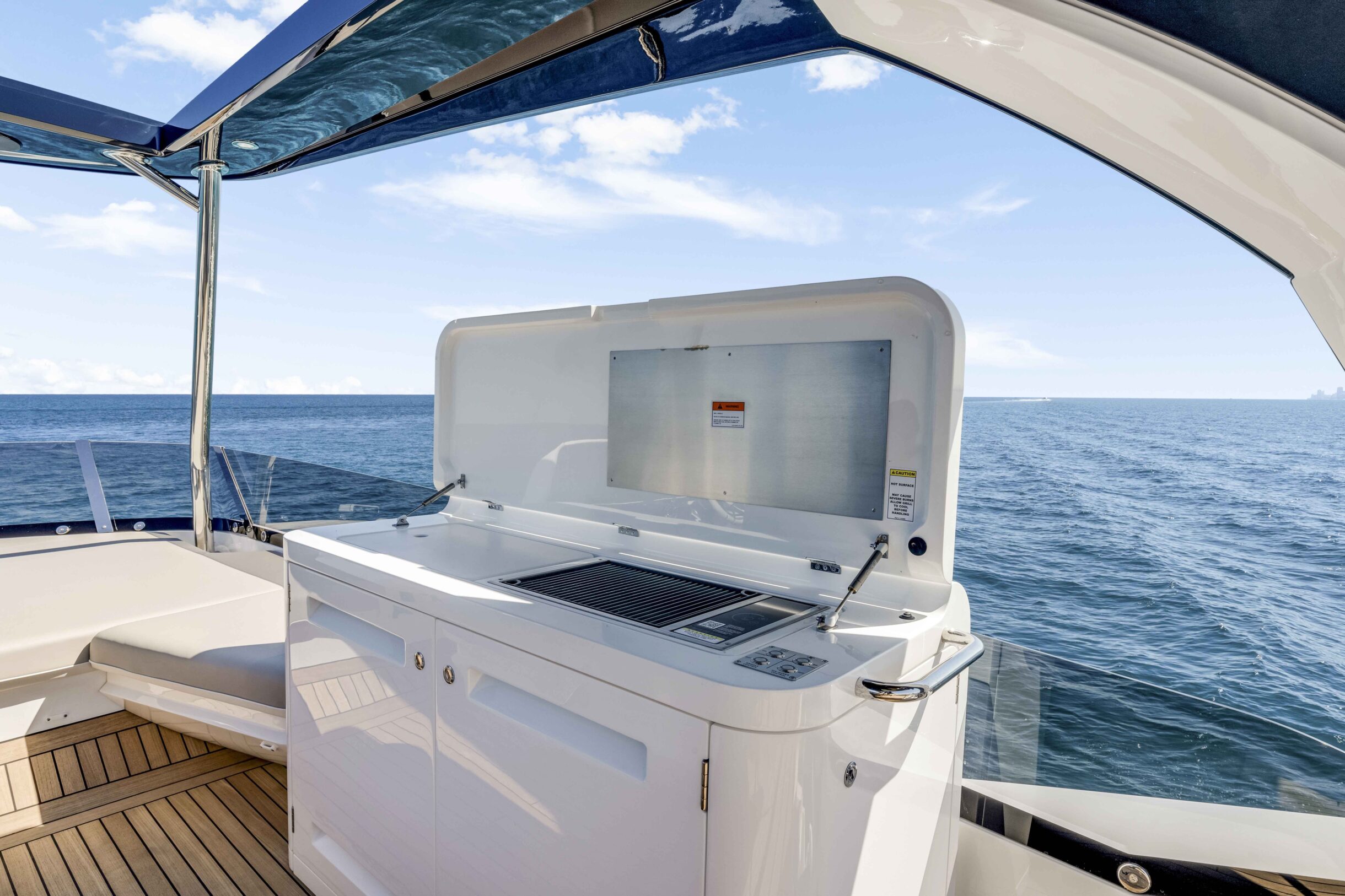 Sunseeker Manhattan 68 | Экстрьер 11