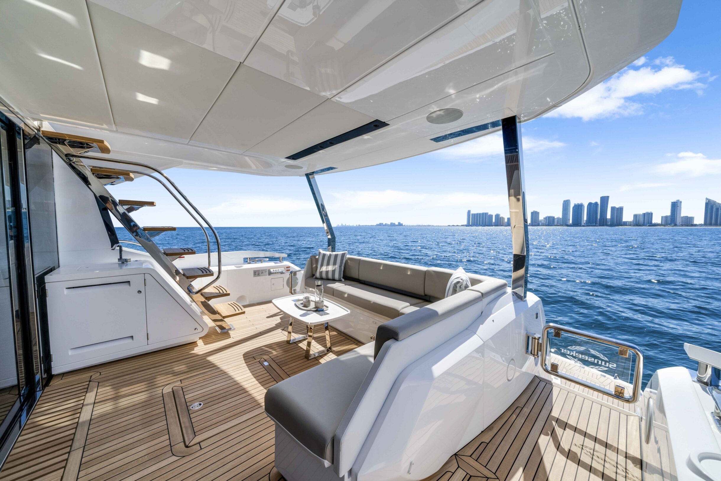 Sunseeker Manhattan 68 | Экстрьер 12