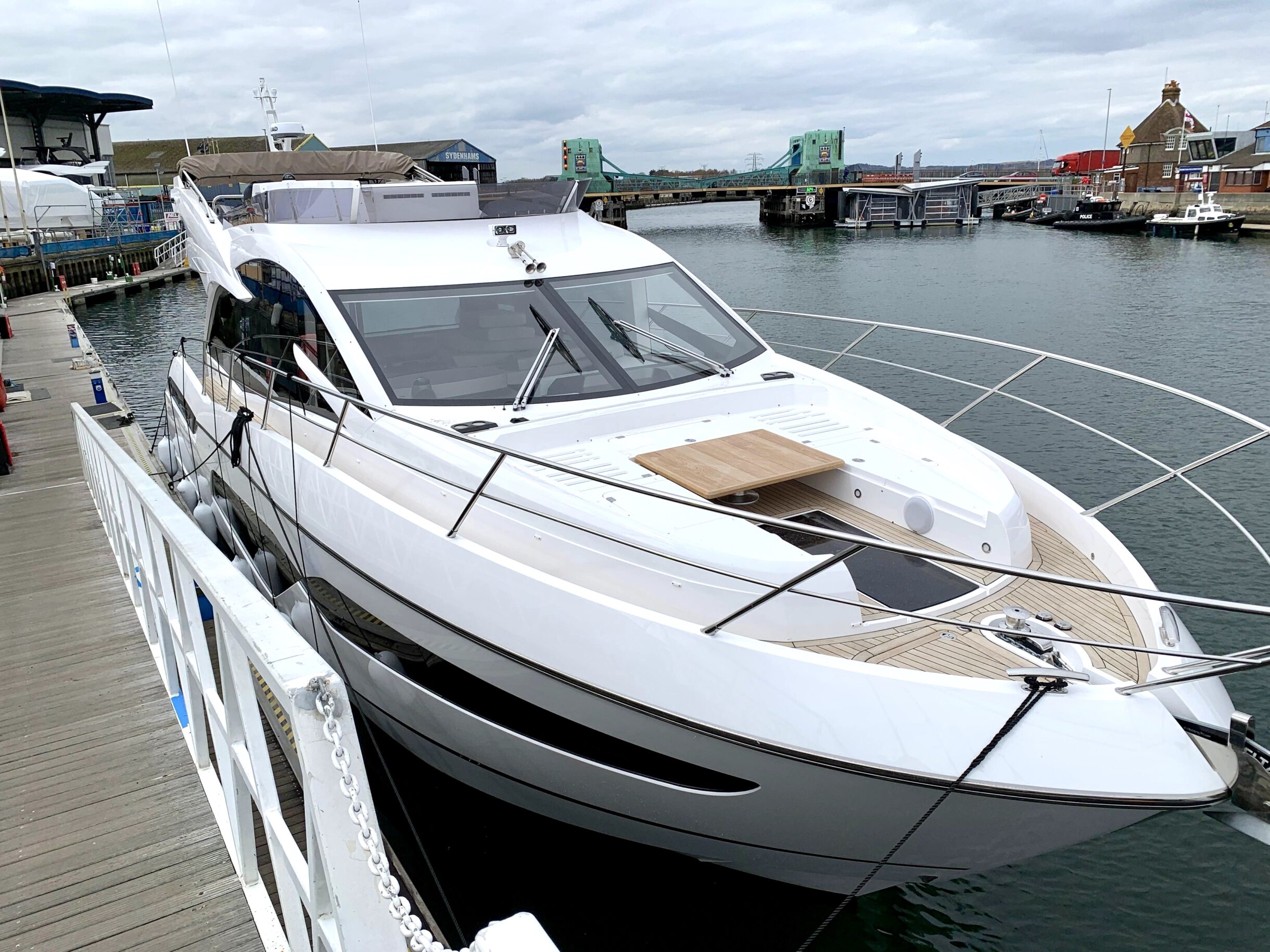 Sunseeker Manhattan 55 | Экстрьер 1