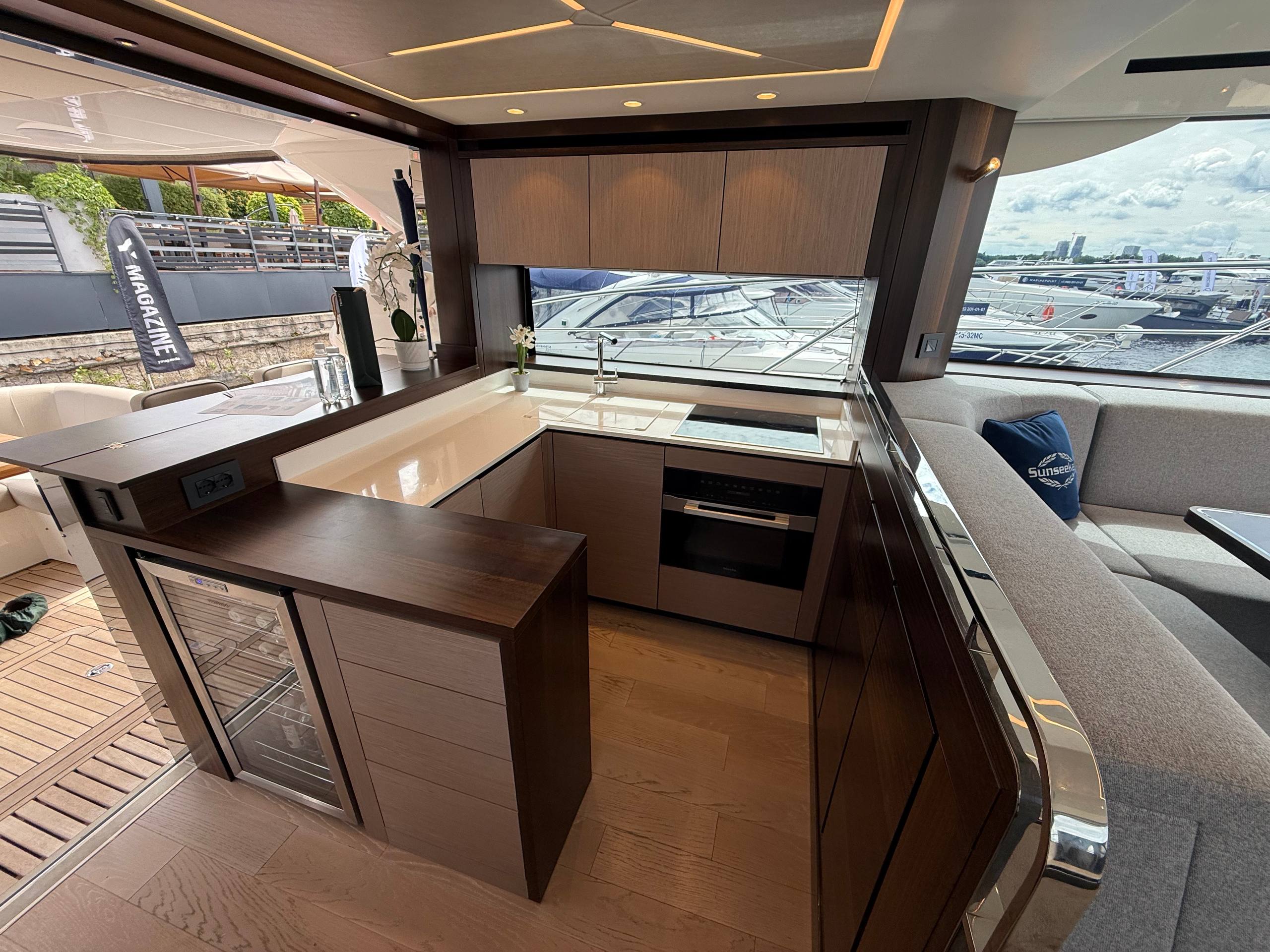 Sunseeker Manhattan 55 | Экстрьер 2