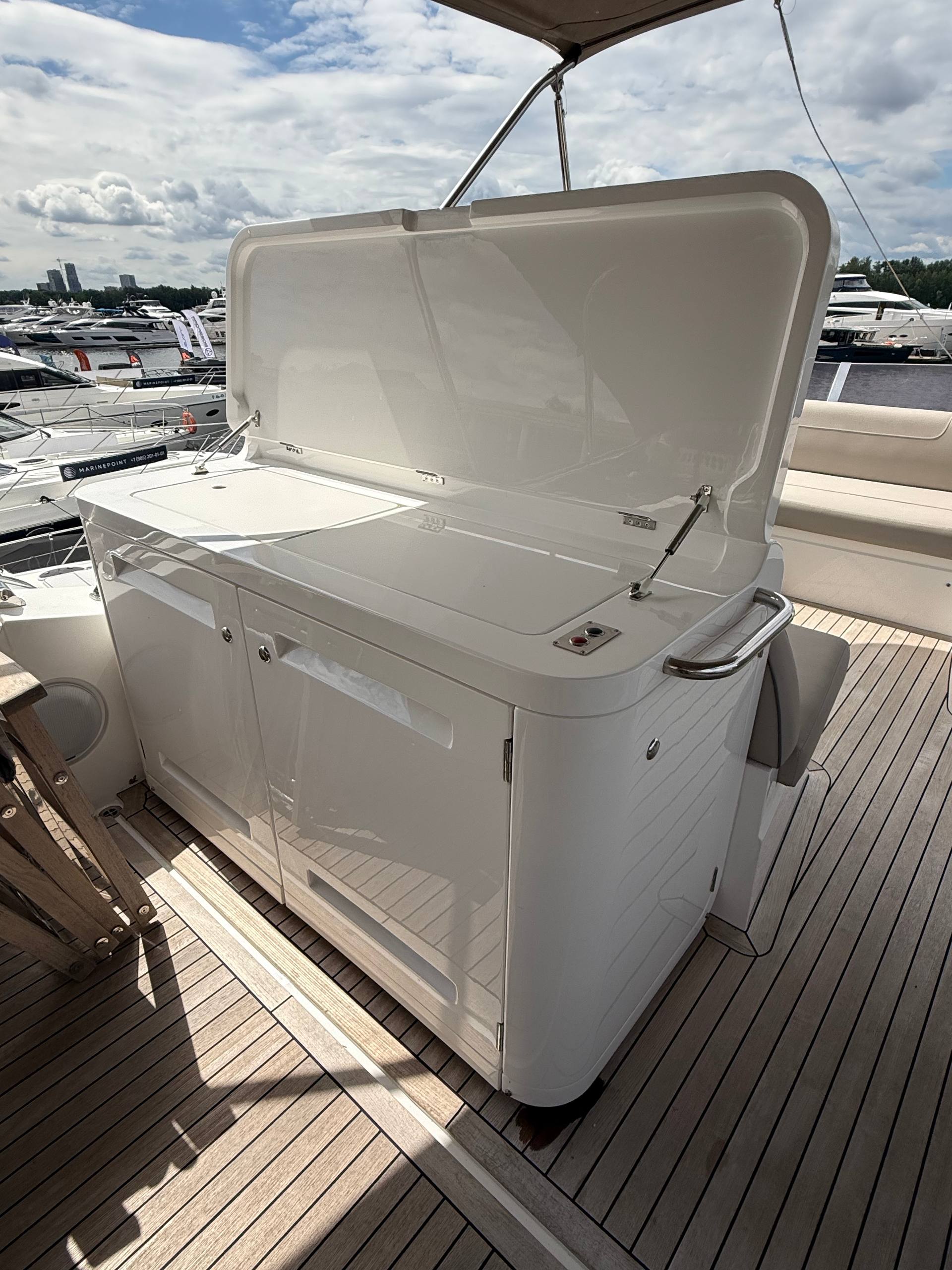 Sunseeker Manhattan 55 | Экстрьер 9