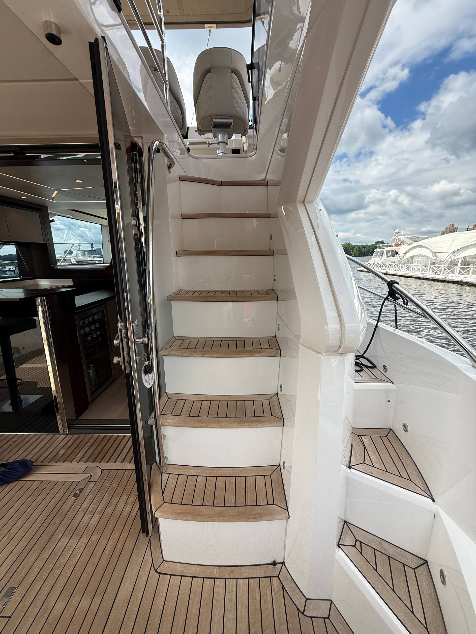 Sunseeker Manhattan 55 | Экстрьер 6