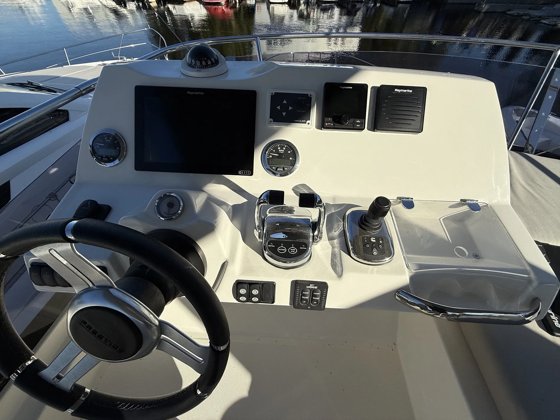 Prestige 420 Fly | Экстрьер 7