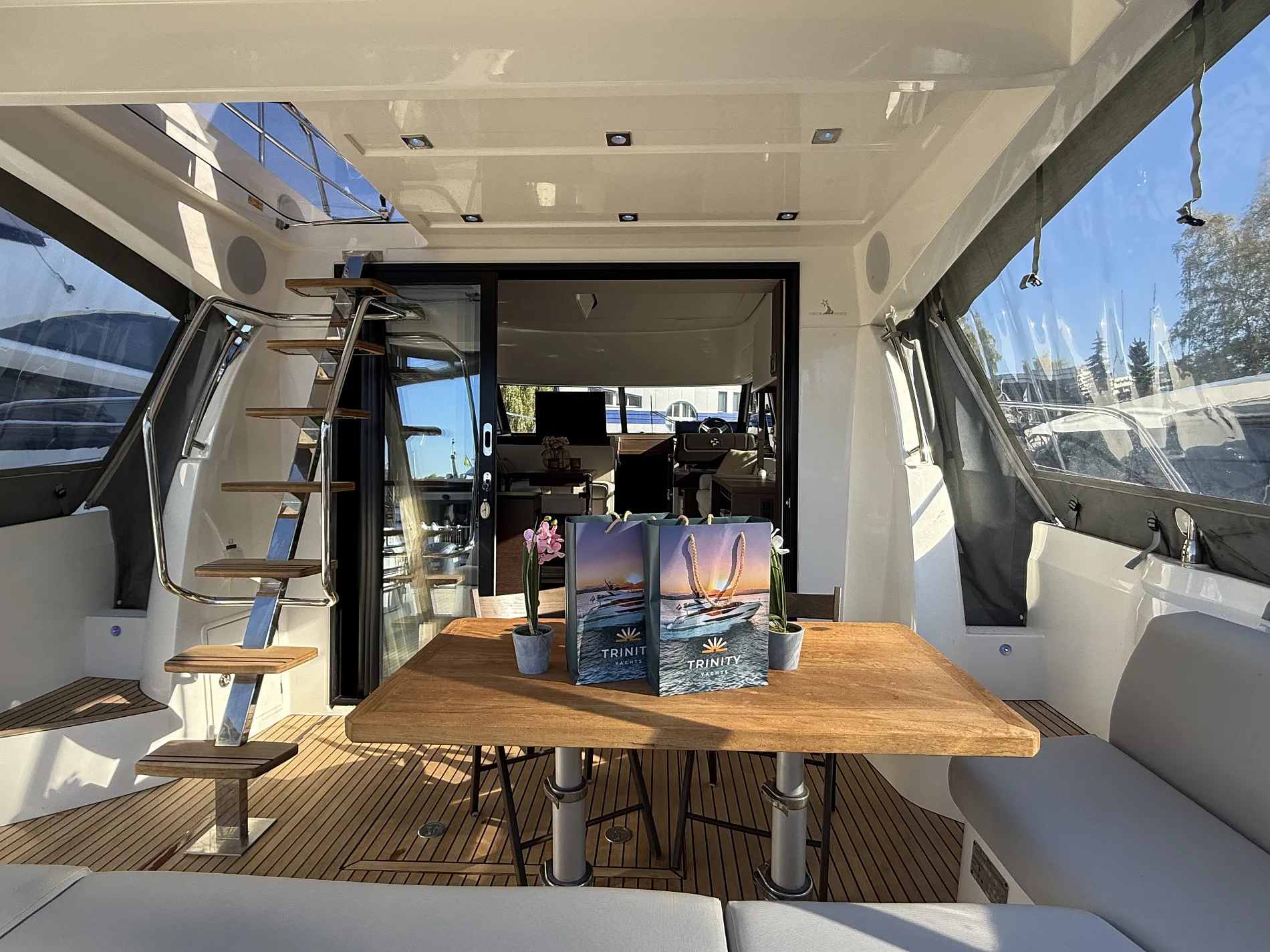 Prestige 420 Fly | Экстрьер 3