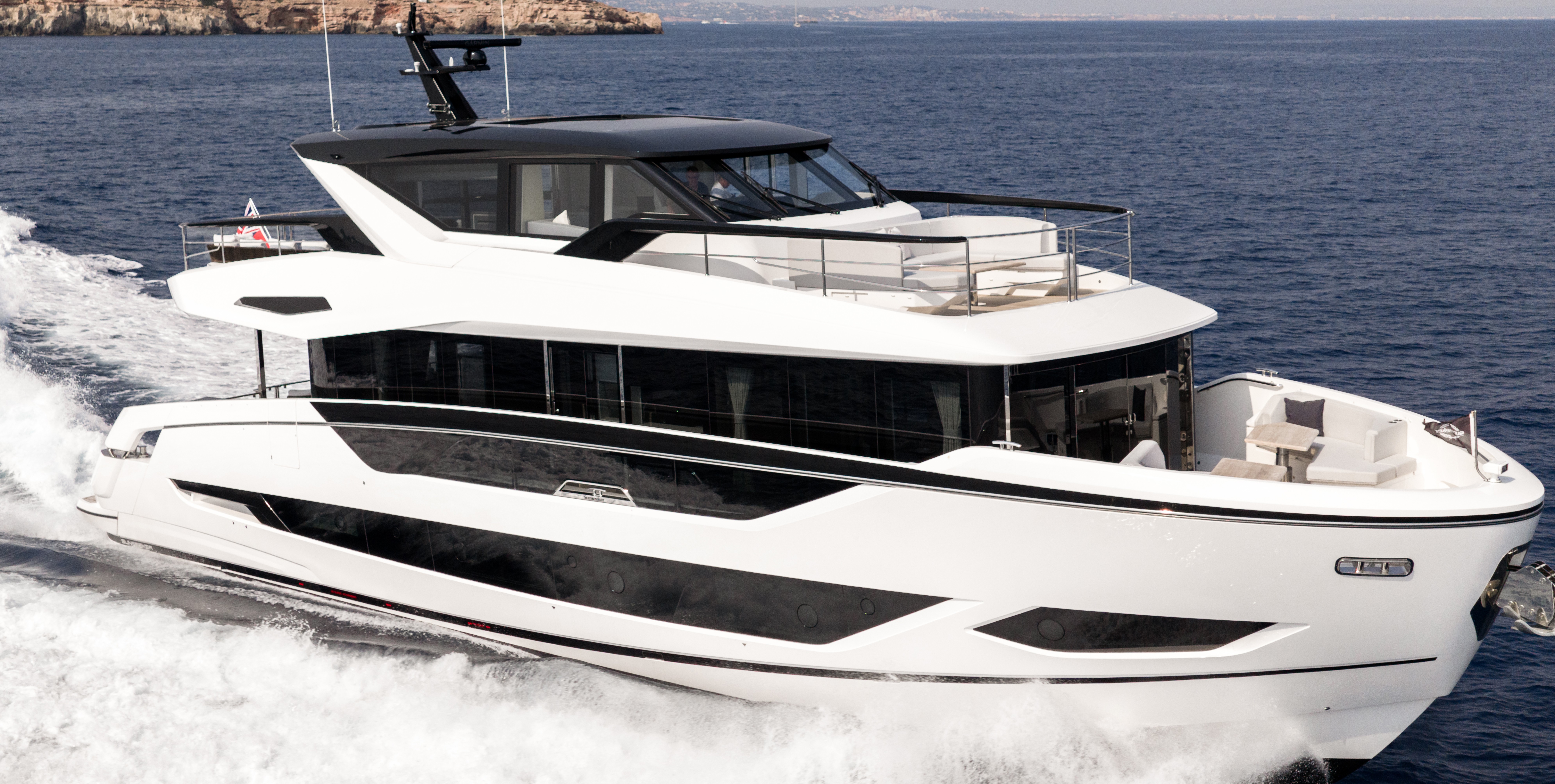 Sunseeker 82 Ocean Enclosed | Экстрьер 4