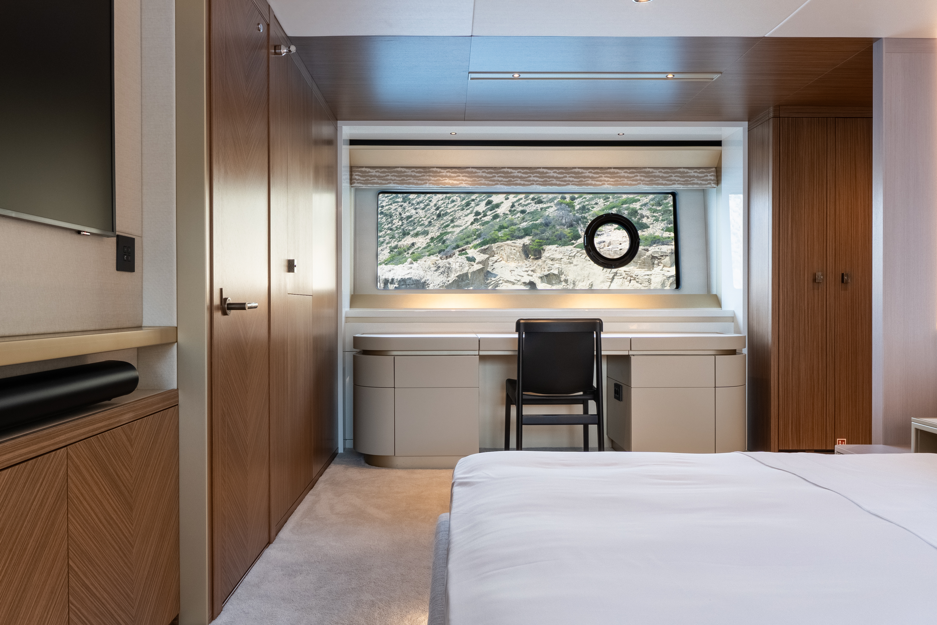 Sunseeker 82 Ocean Enclosed | Экстрьер 18