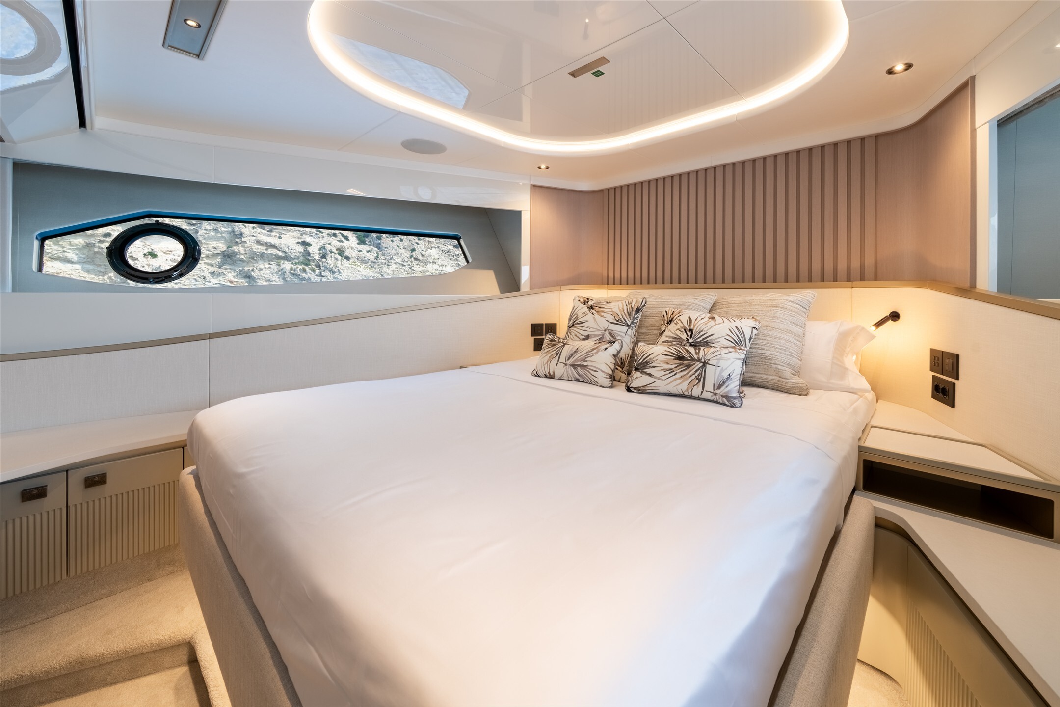 Sunseeker 82 Ocean | Экстрьер 13