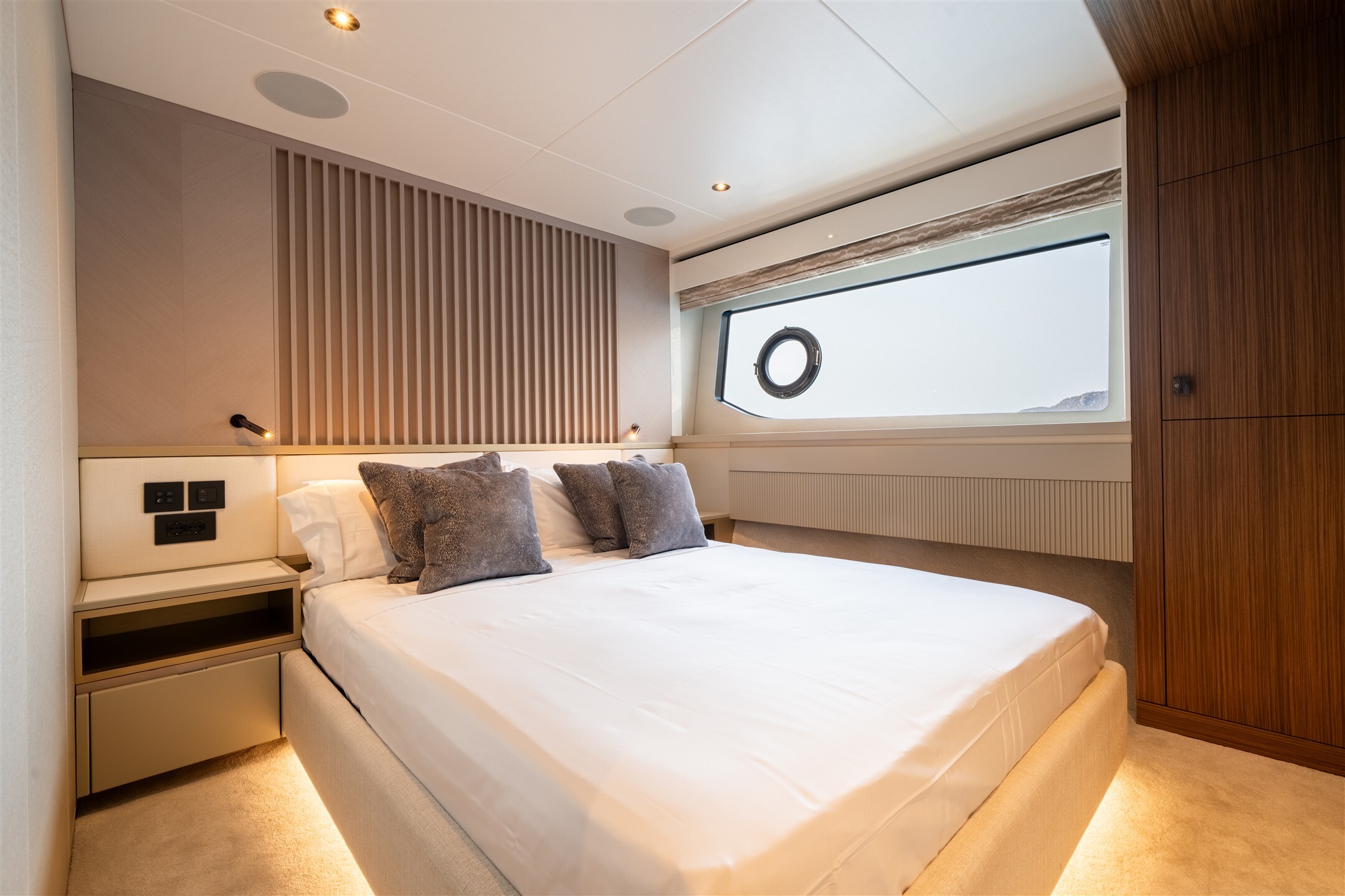 Sunseeker 82 Ocean Enclosed | Экстрьер 20