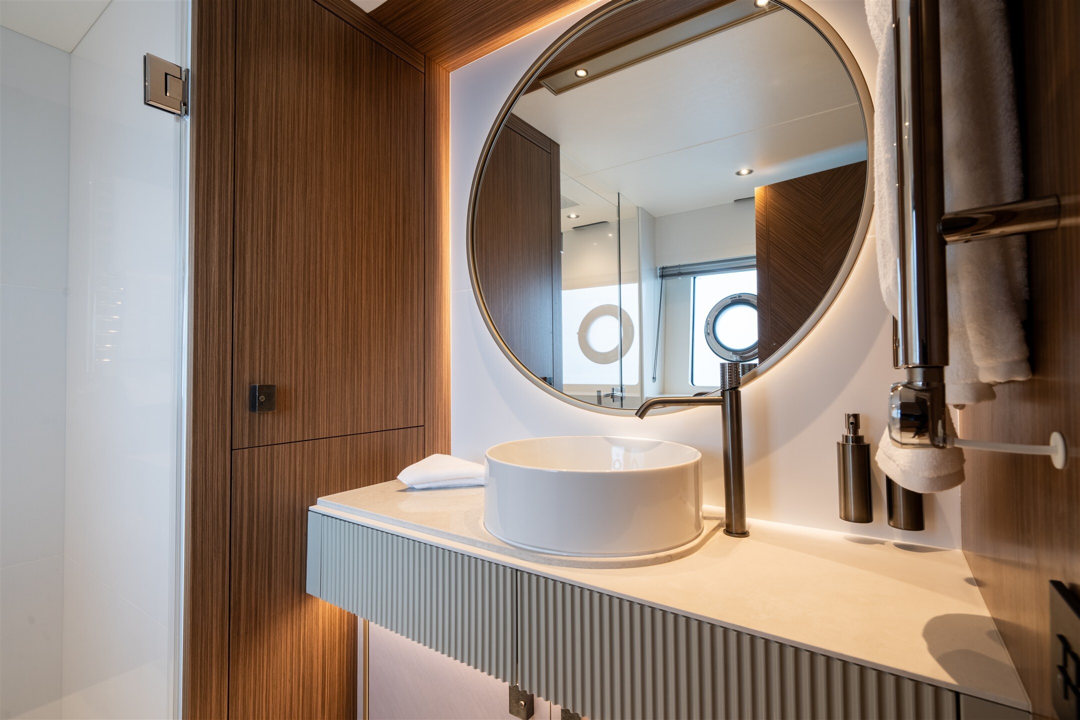 Sunseeker 82 Ocean Enclosed | Экстрьер 21