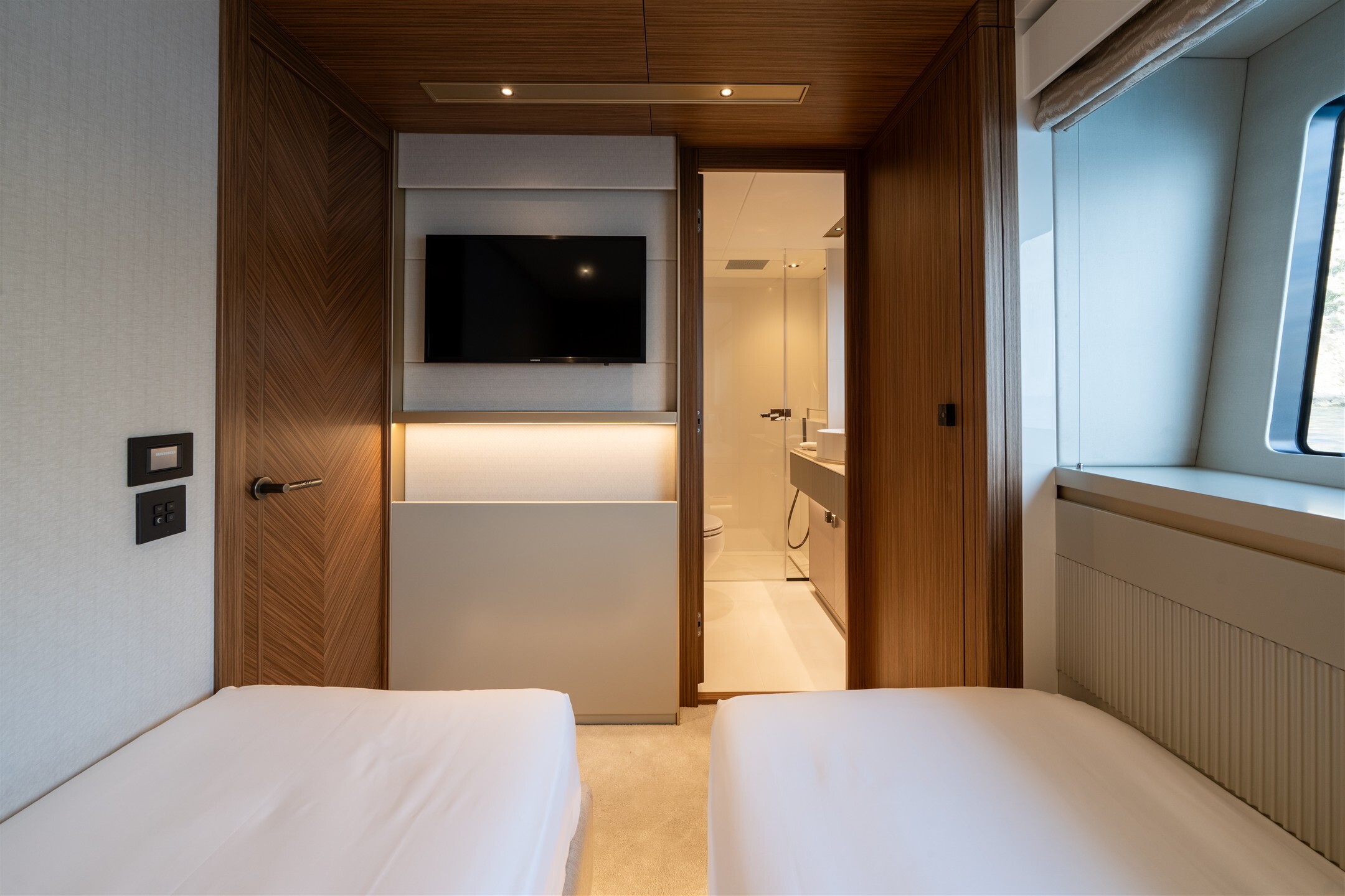 Sunseeker 82 Ocean Enclosed | Экстрьер 24