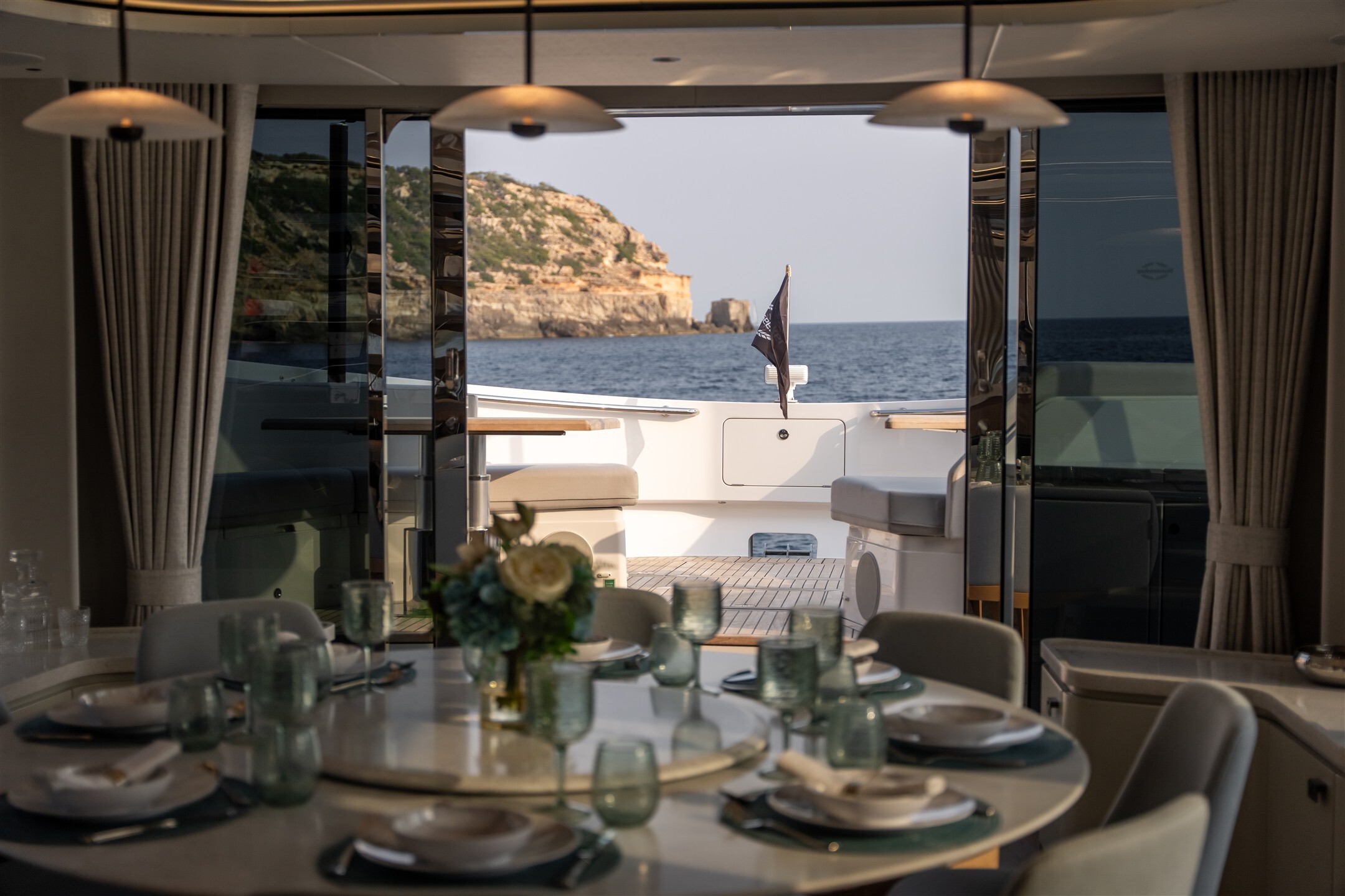 Sunseeker 82 Ocean | Экстрьер 2