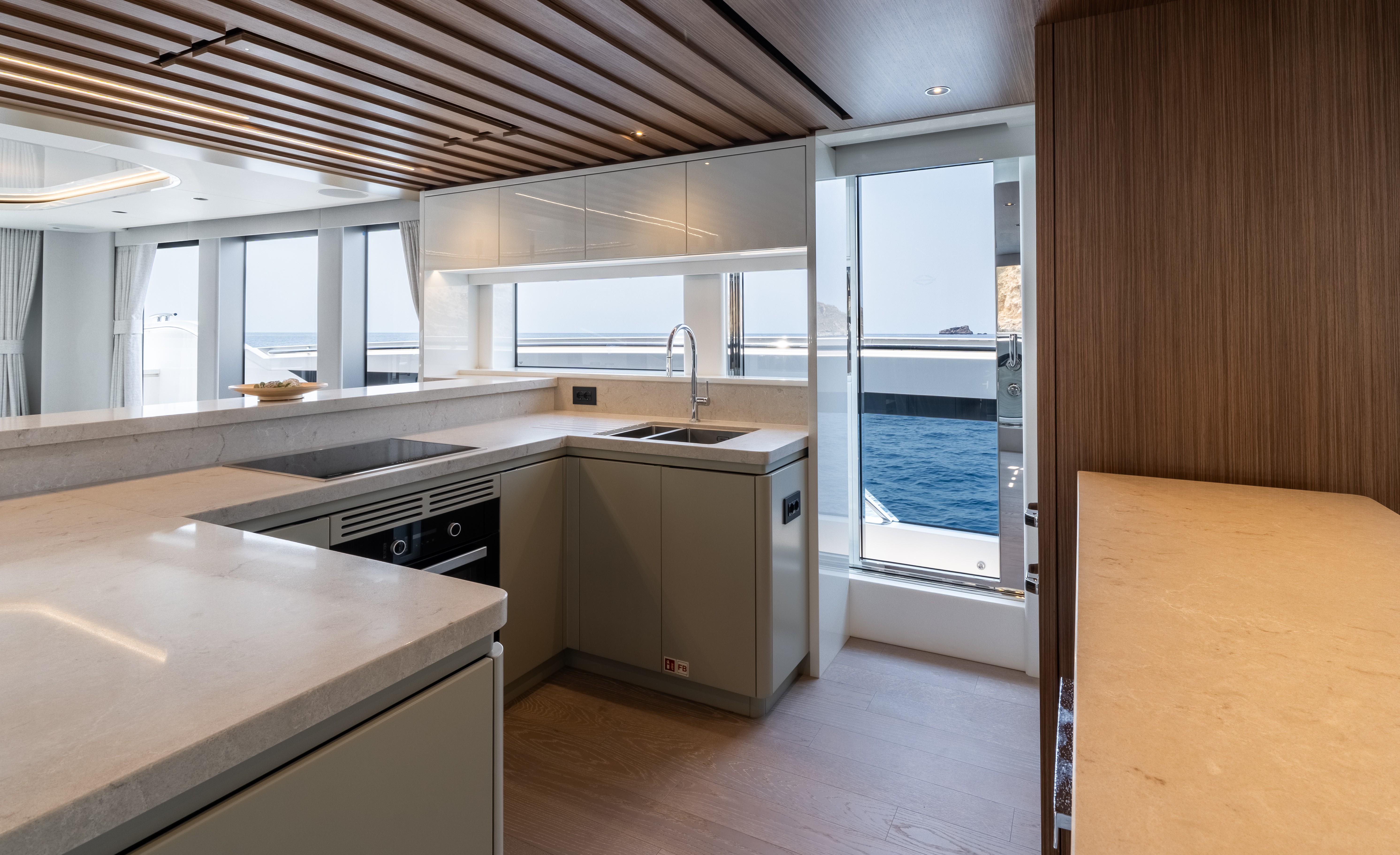 Sunseeker 82 Ocean | Экстрьер 4