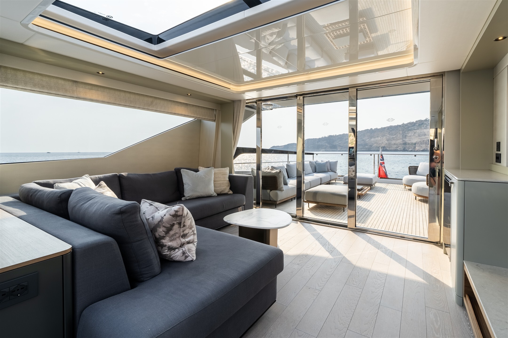 Sunseeker 82 Ocean Enclosed | Экстрьер 10