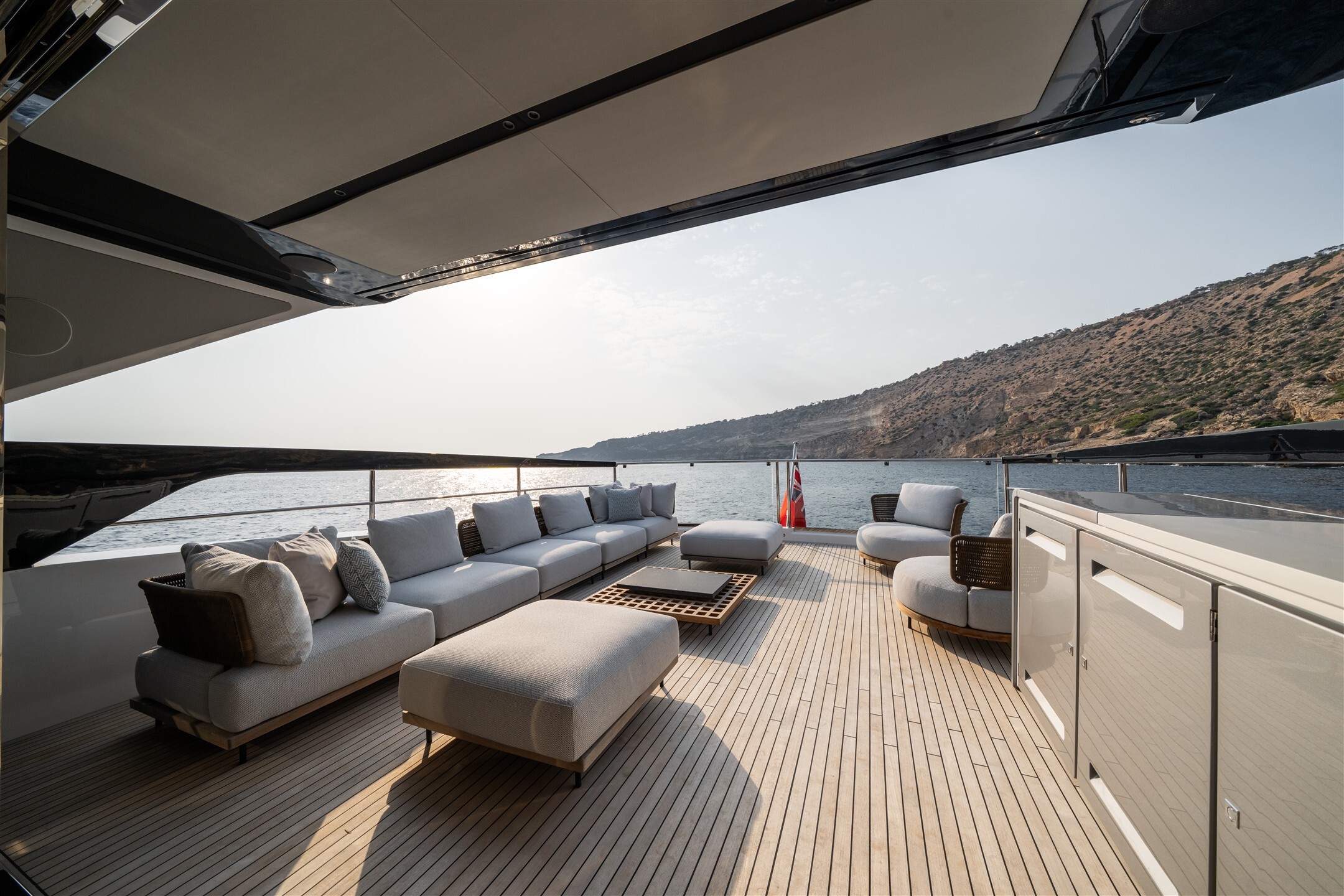 Sunseeker 82 Ocean Enclosed | Экстрьер 11