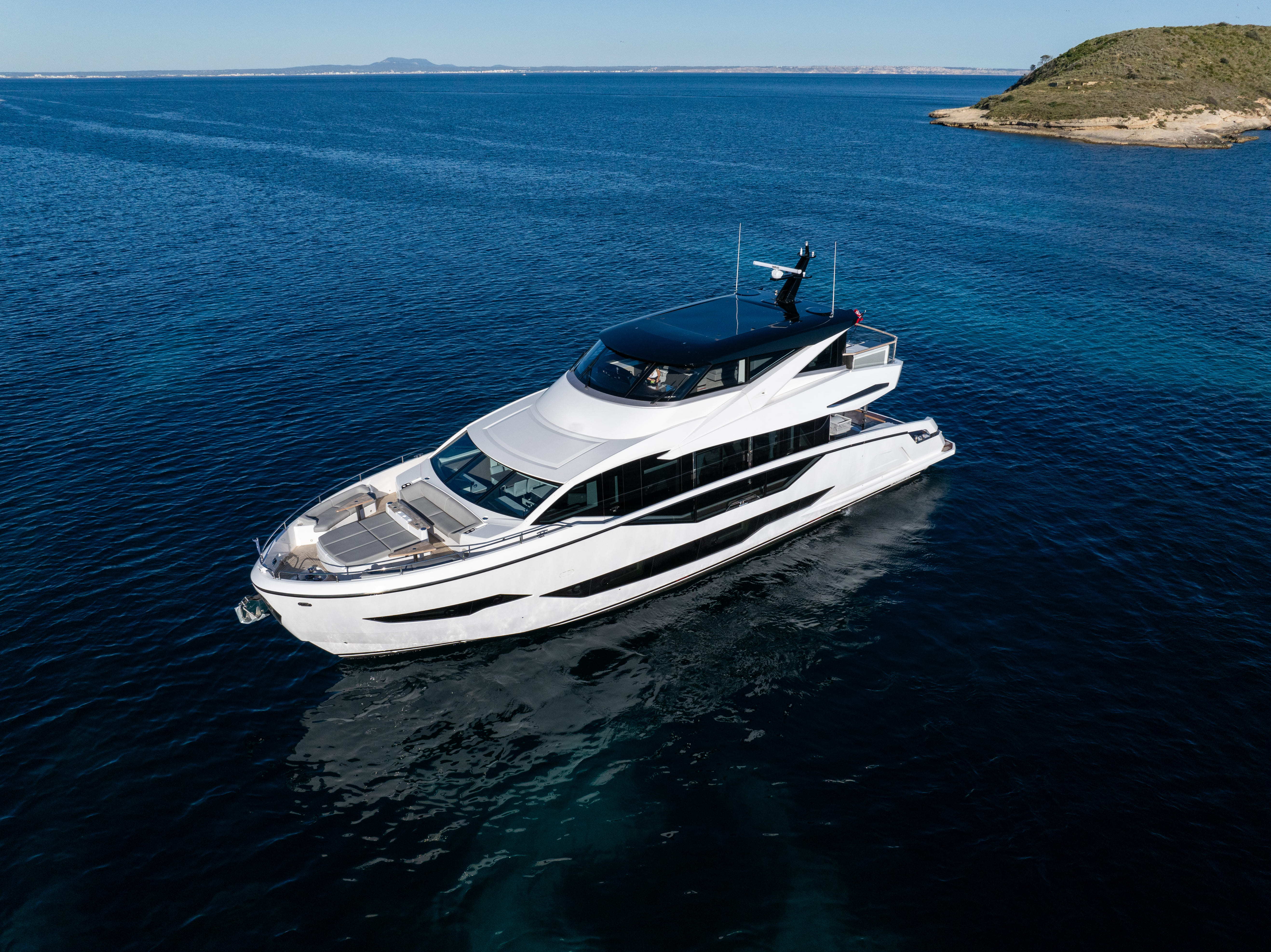 Sunseeker 90 Ocean Enclosed | Экстрьер 3