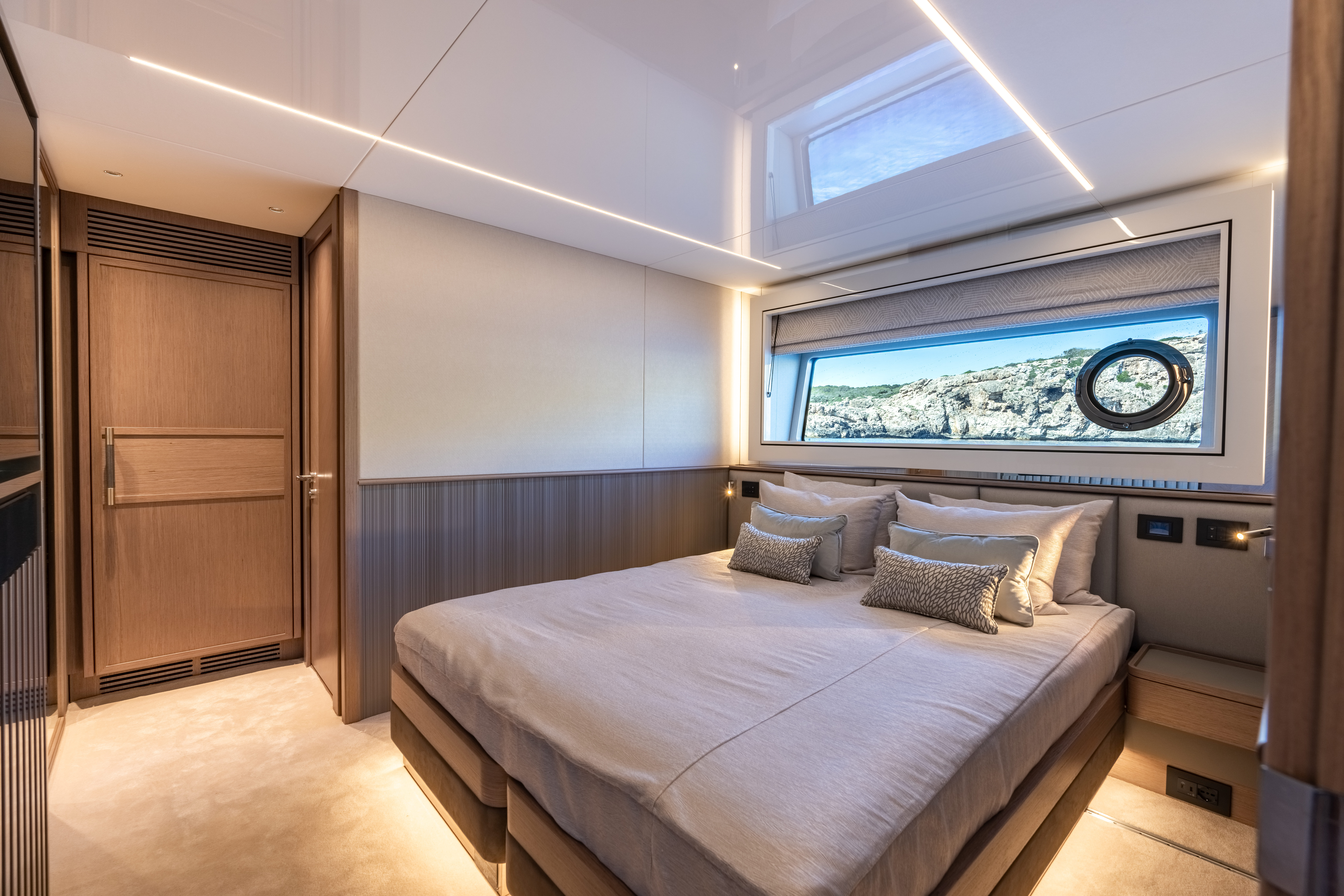 Sunseeker 90 Ocean Enclosed | Экстрьер 11