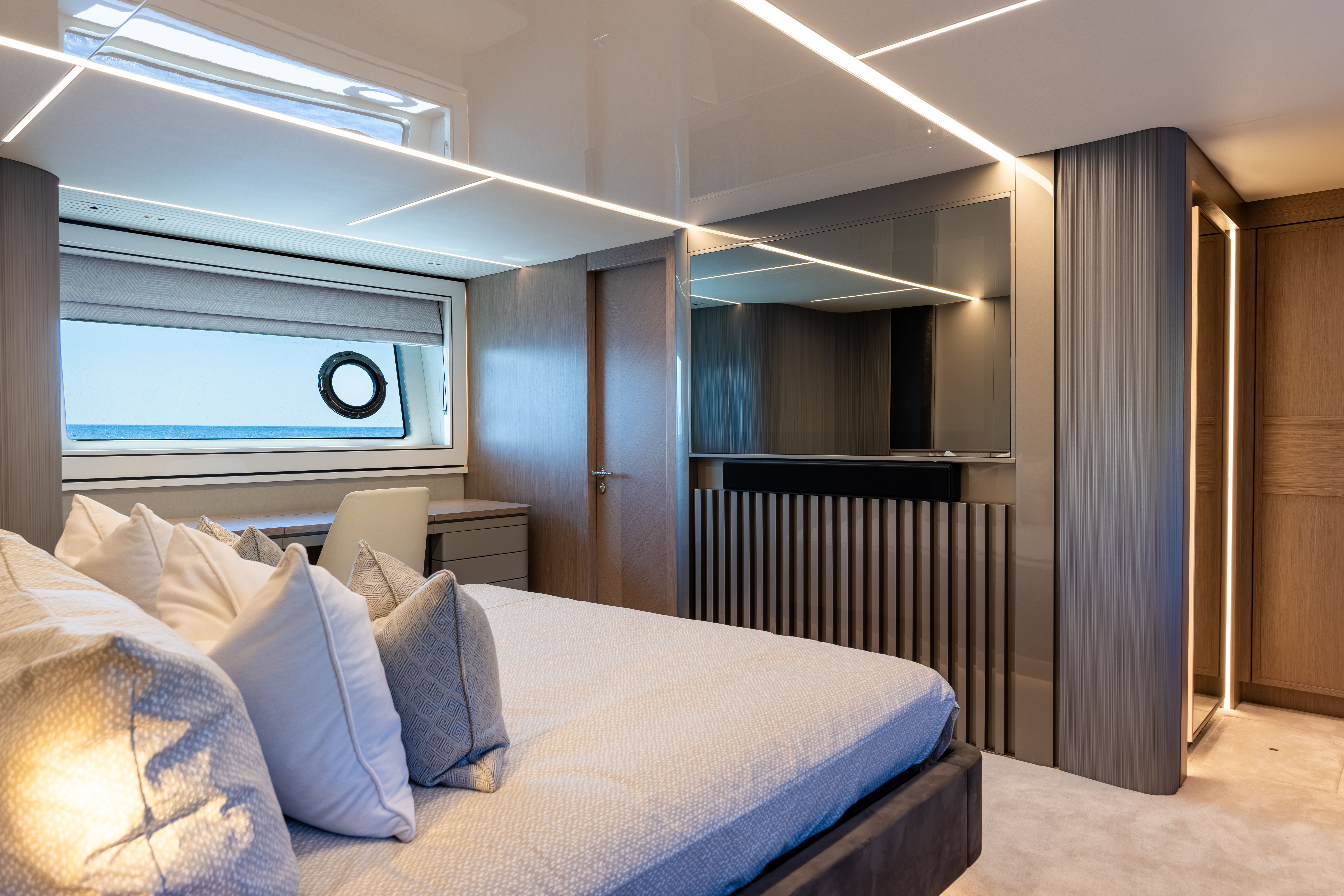 Sunseeker 90 Ocean Enclosed | Экстрьер 9
