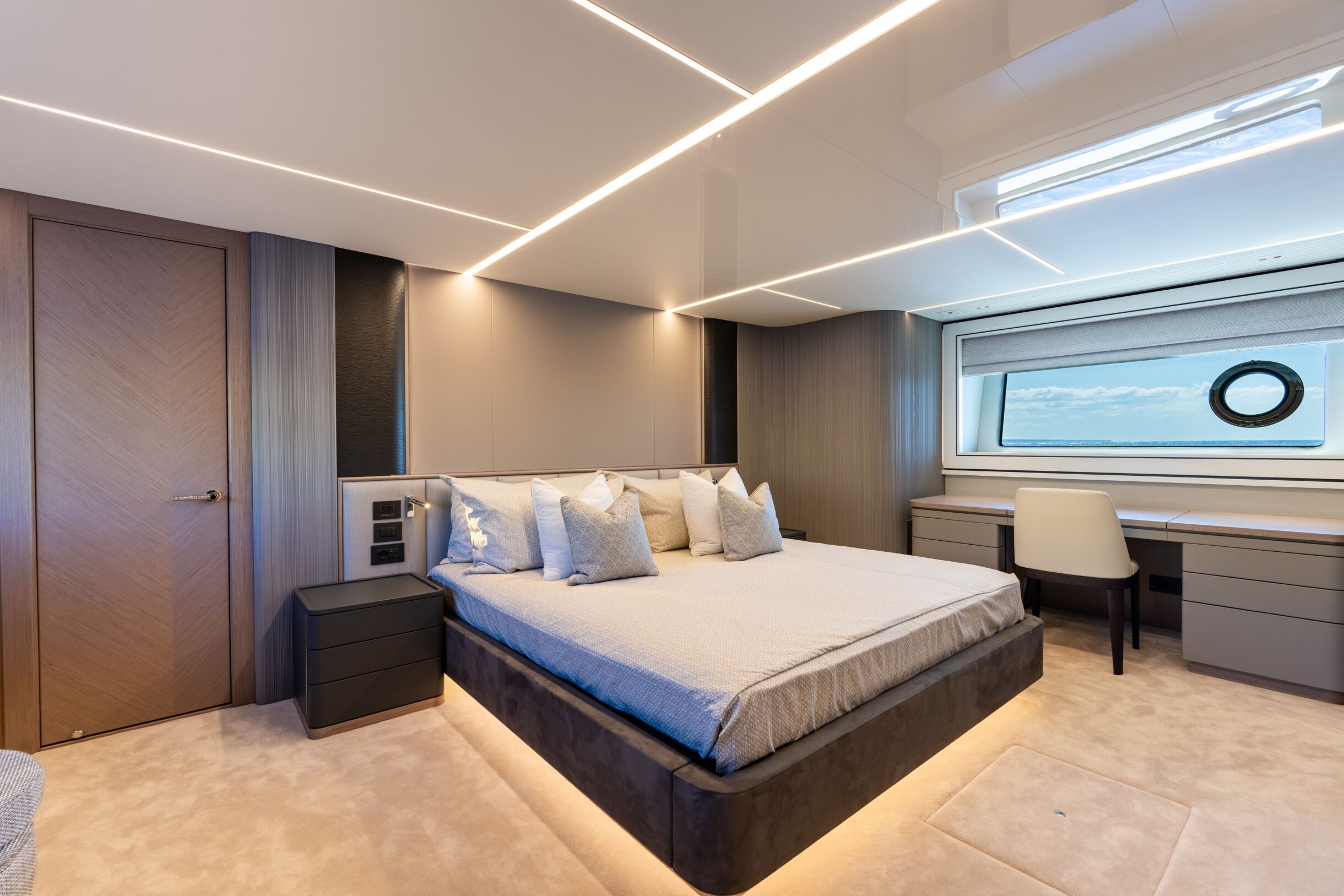 Sunseeker 90 Ocean Enclosed | Экстрьер 12