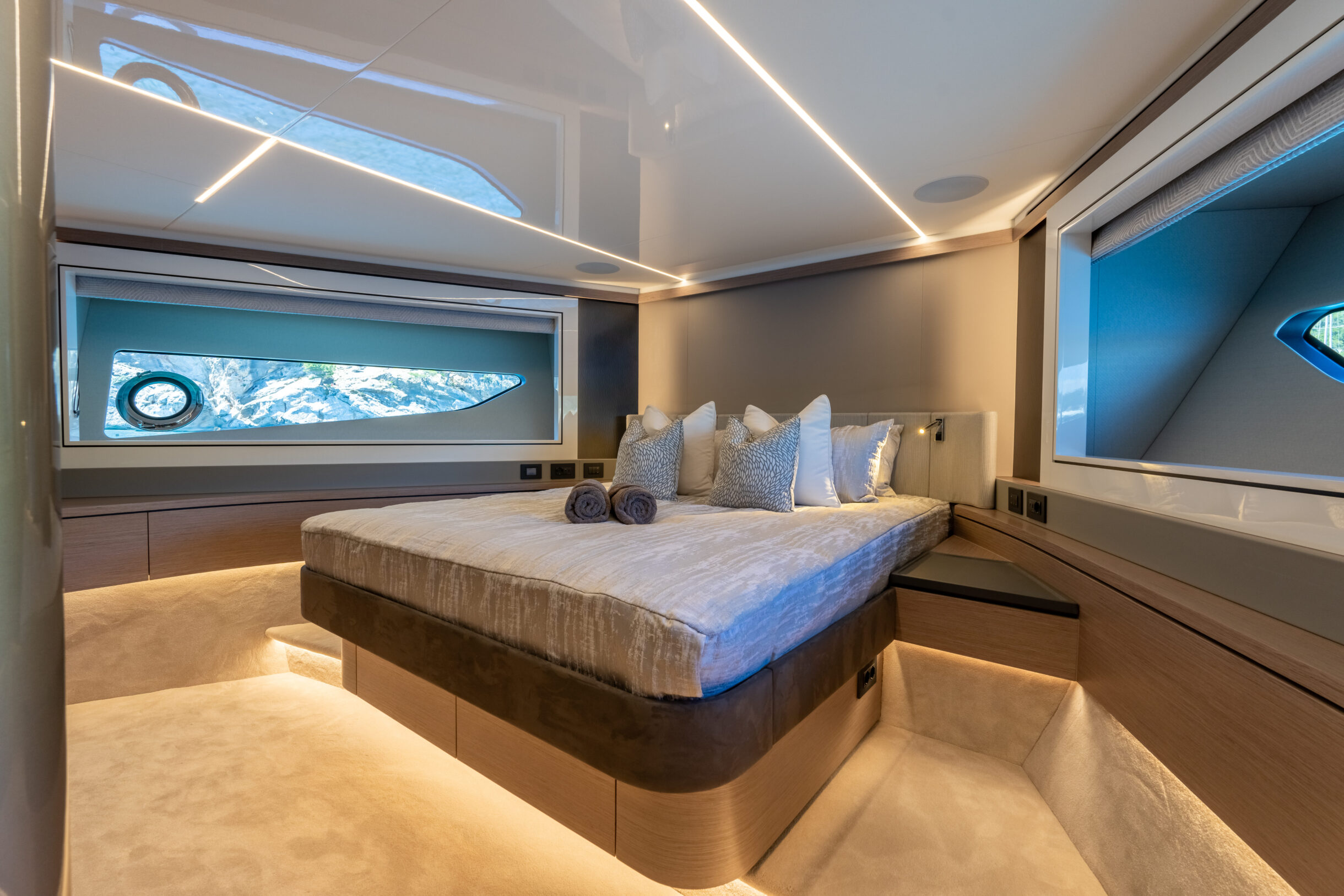 Sunseeker 90 Ocean Enclosed | Экстрьер 8