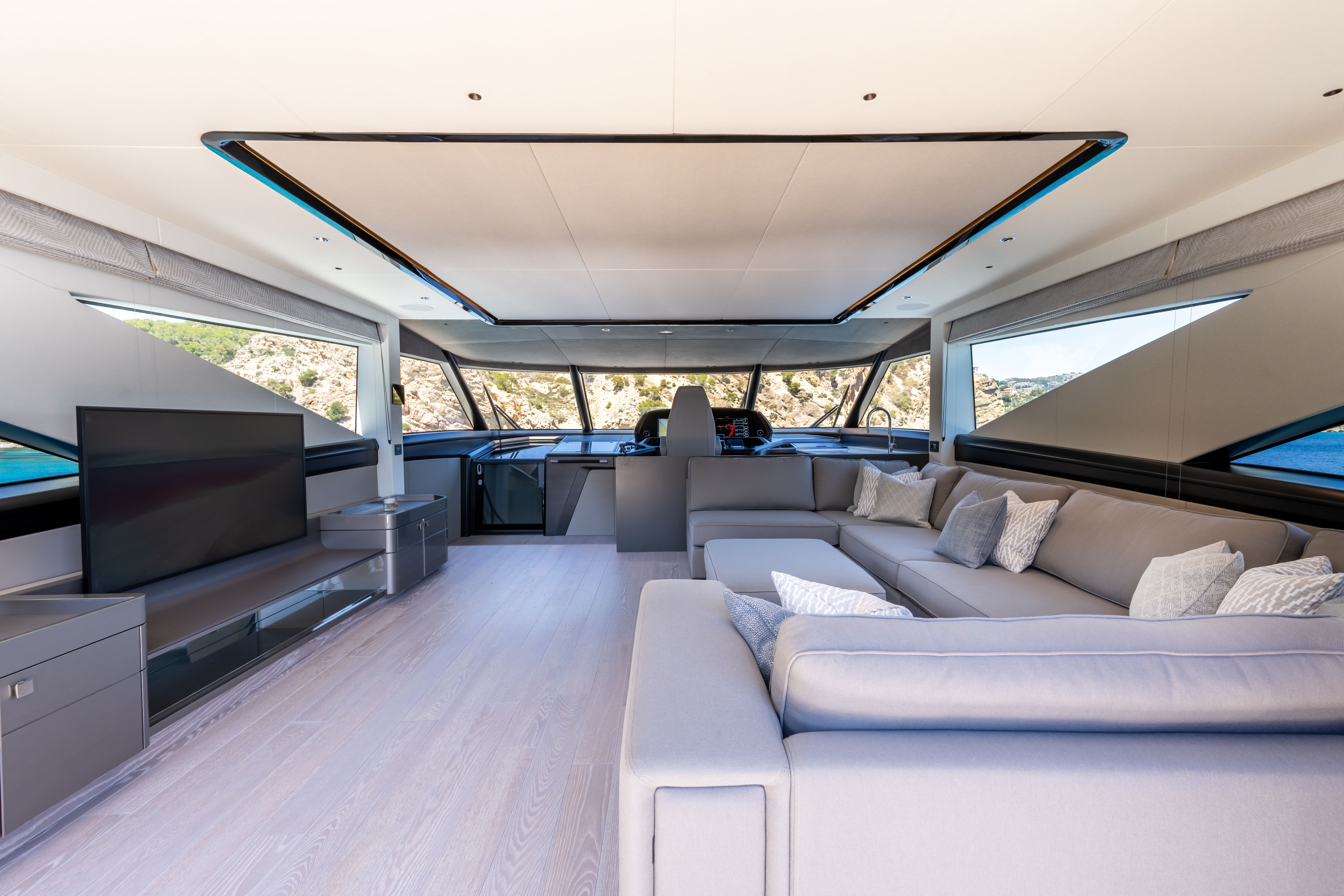 Sunseeker 90 Ocean Enclosed | Экстрьер 4