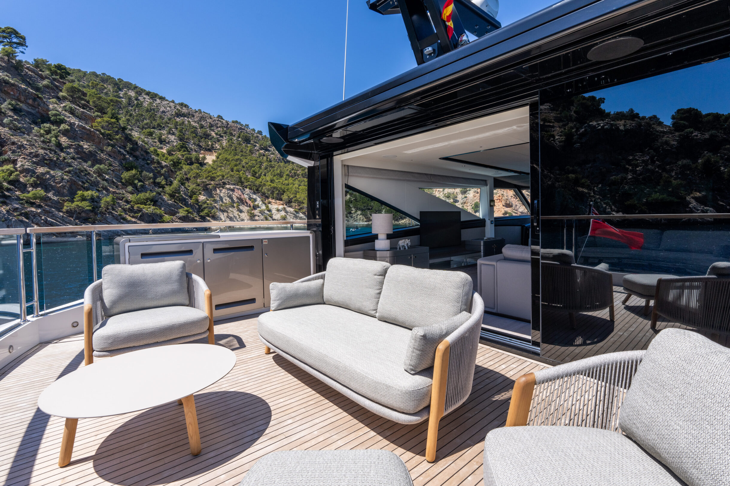 Sunseeker 90 Ocean Enclosed | Экстрьер 9