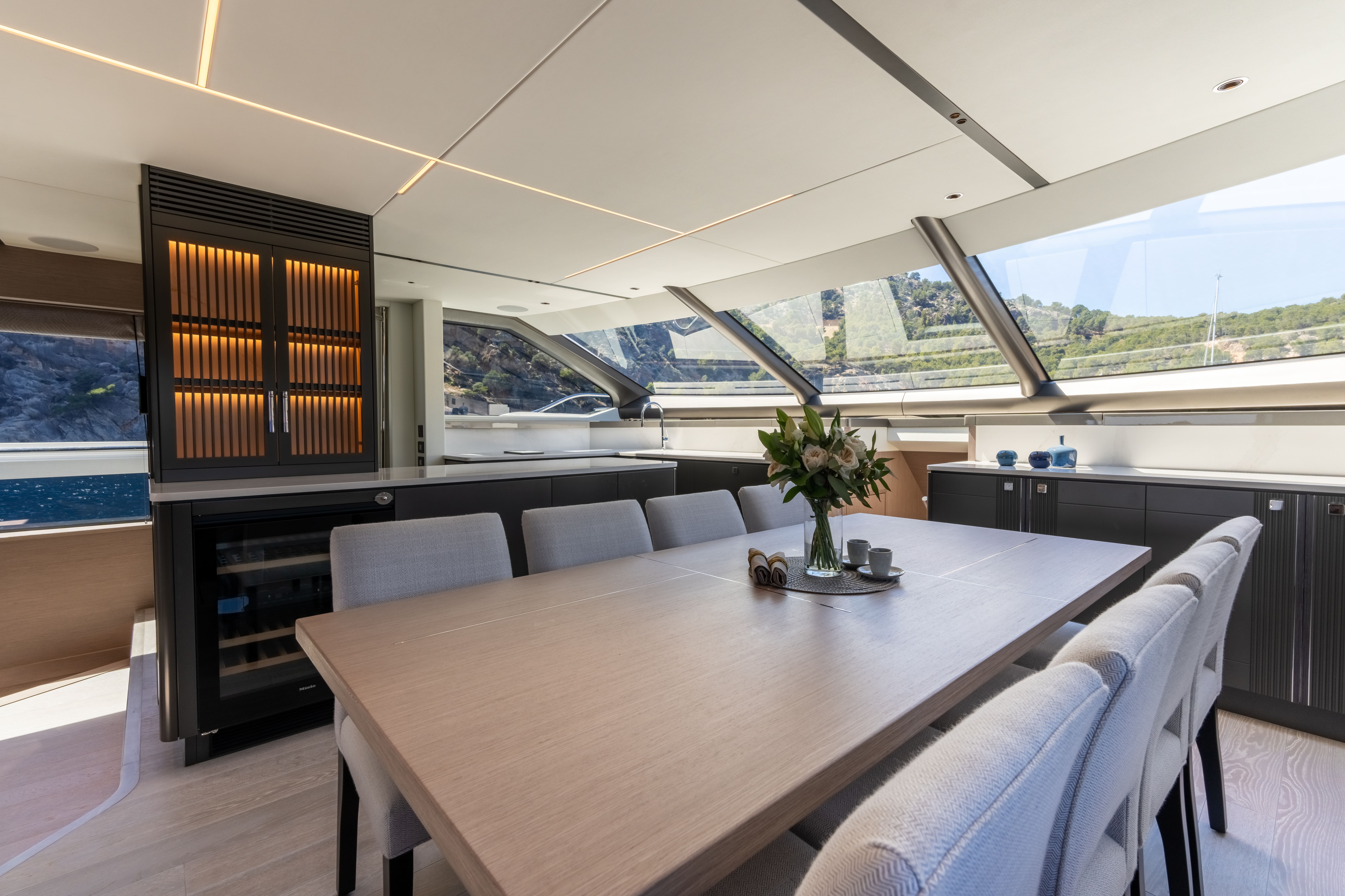 Sunseeker 90 Ocean Enclosed | Экстрьер 3