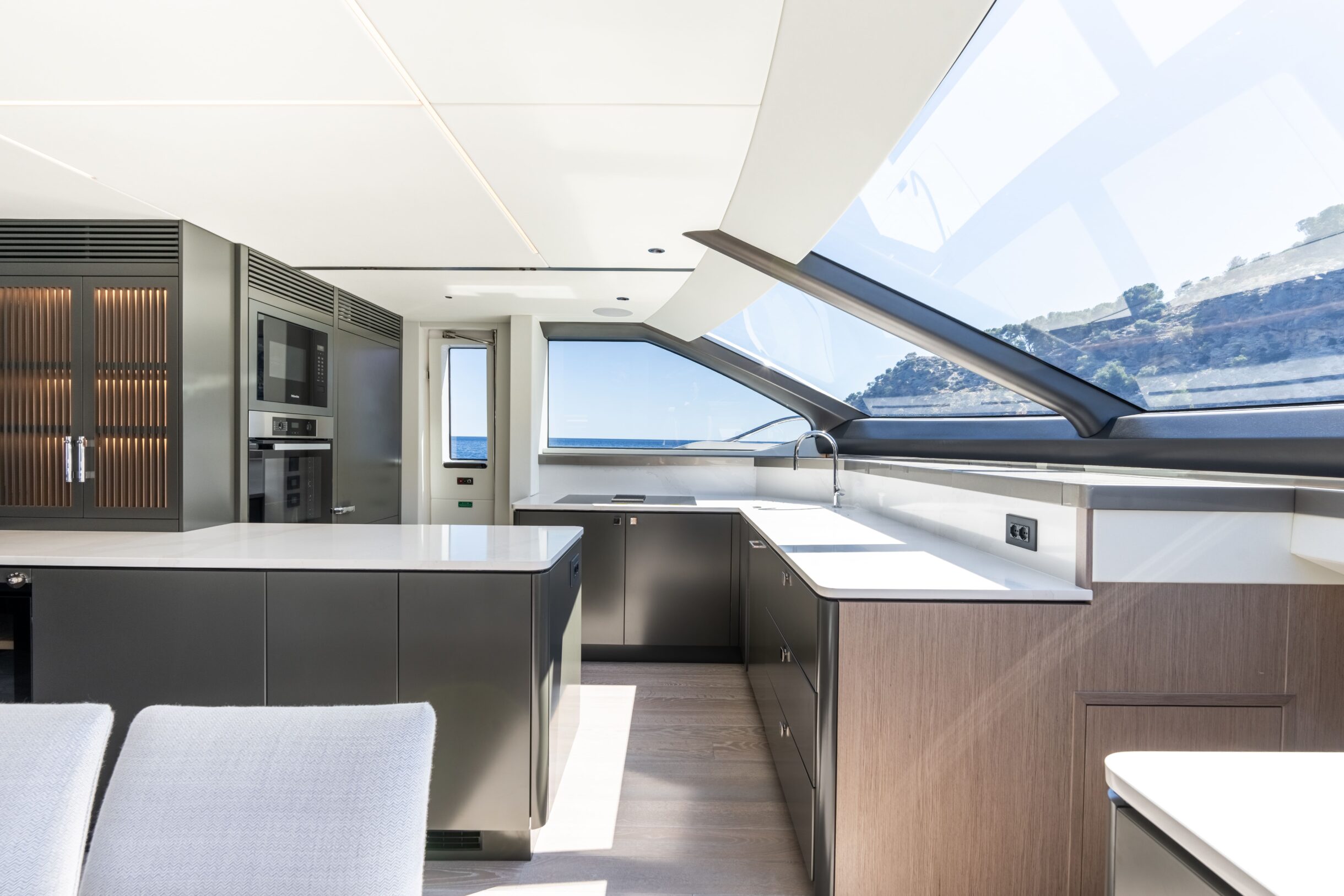Sunseeker 90 Ocean Enclosed | Экстрьер 7