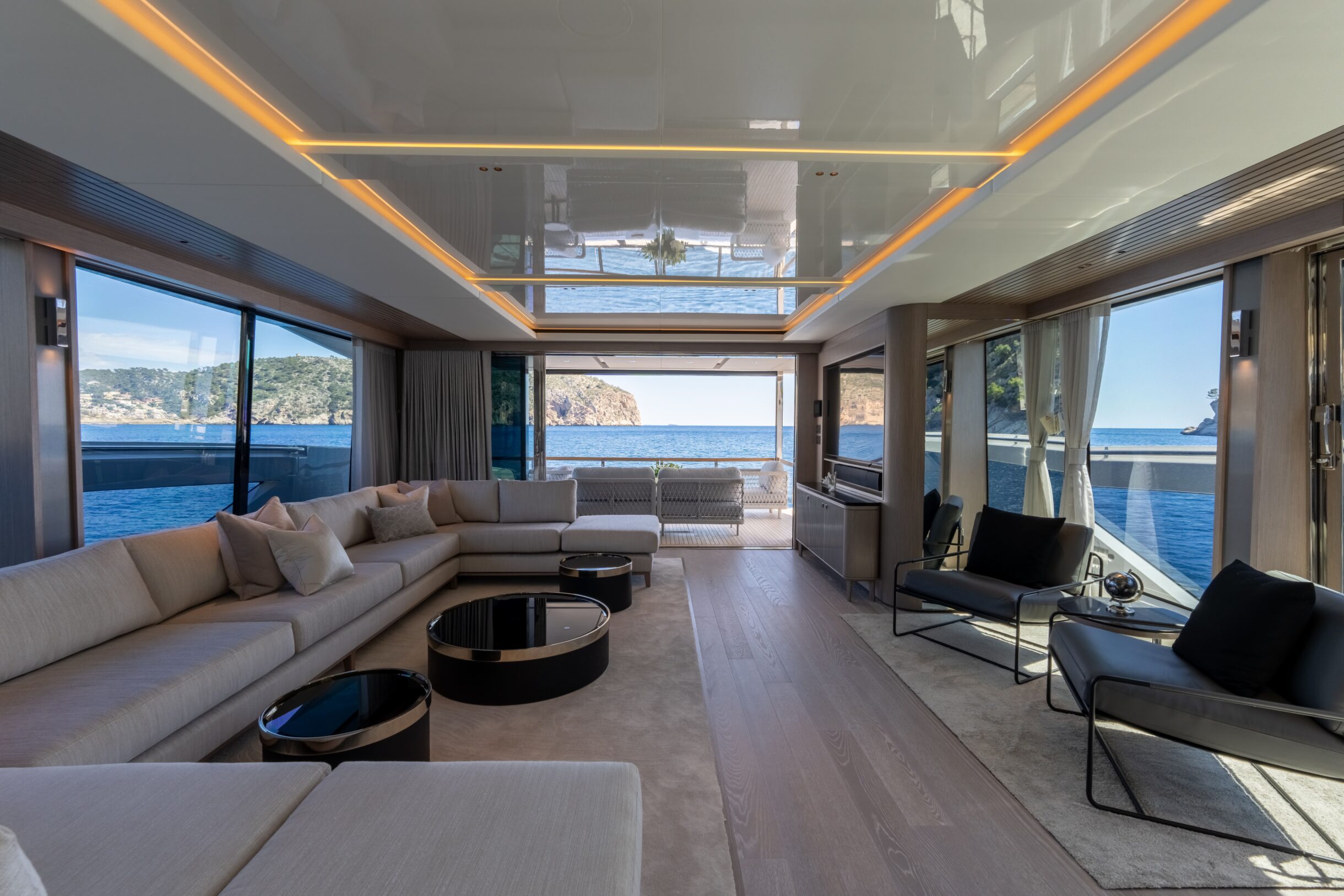 Sunseeker 90 Ocean Enclosed | Экстрьер 0