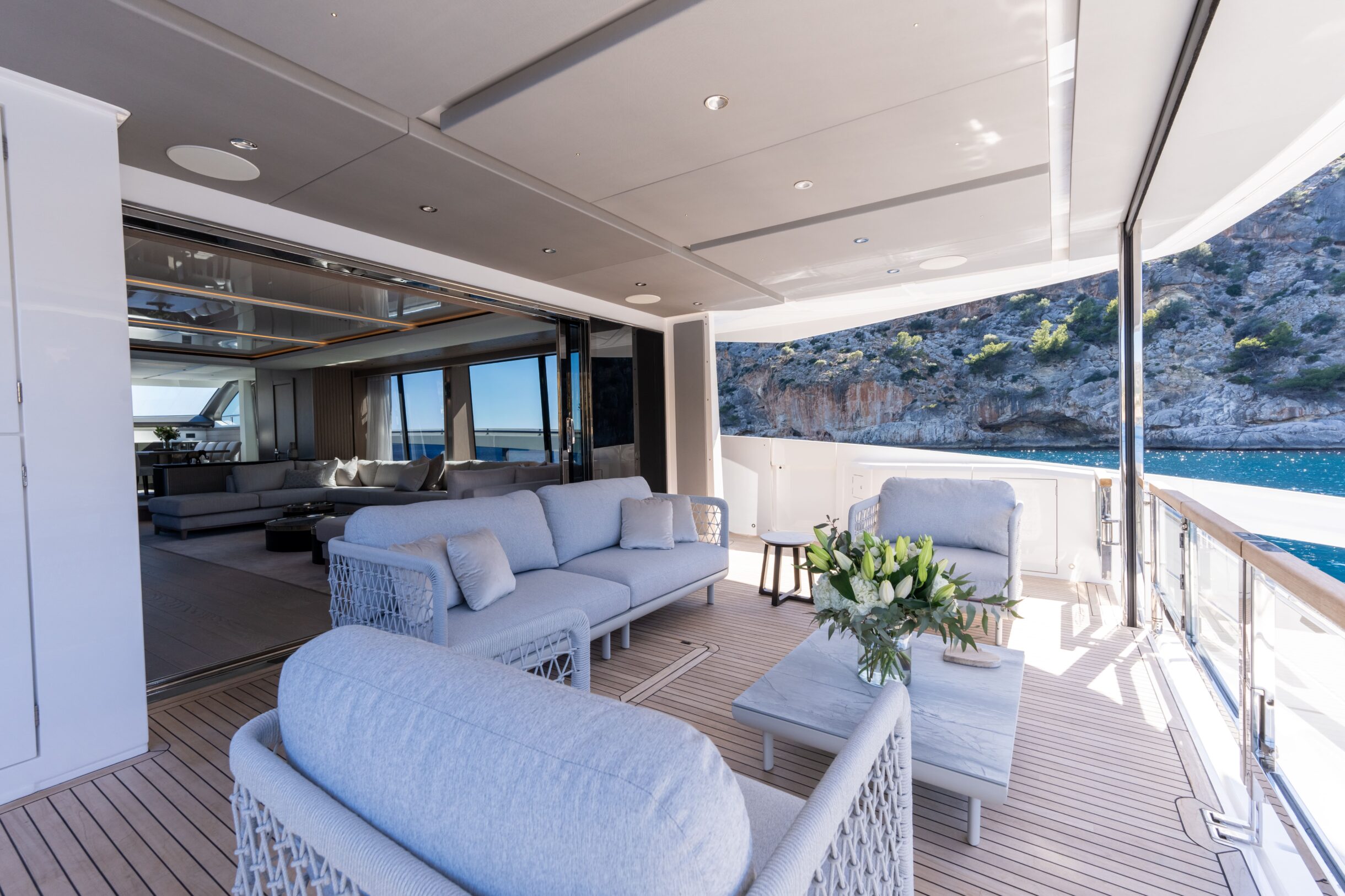 Sunseeker 90 Ocean Enclosed | Экстрьер 12