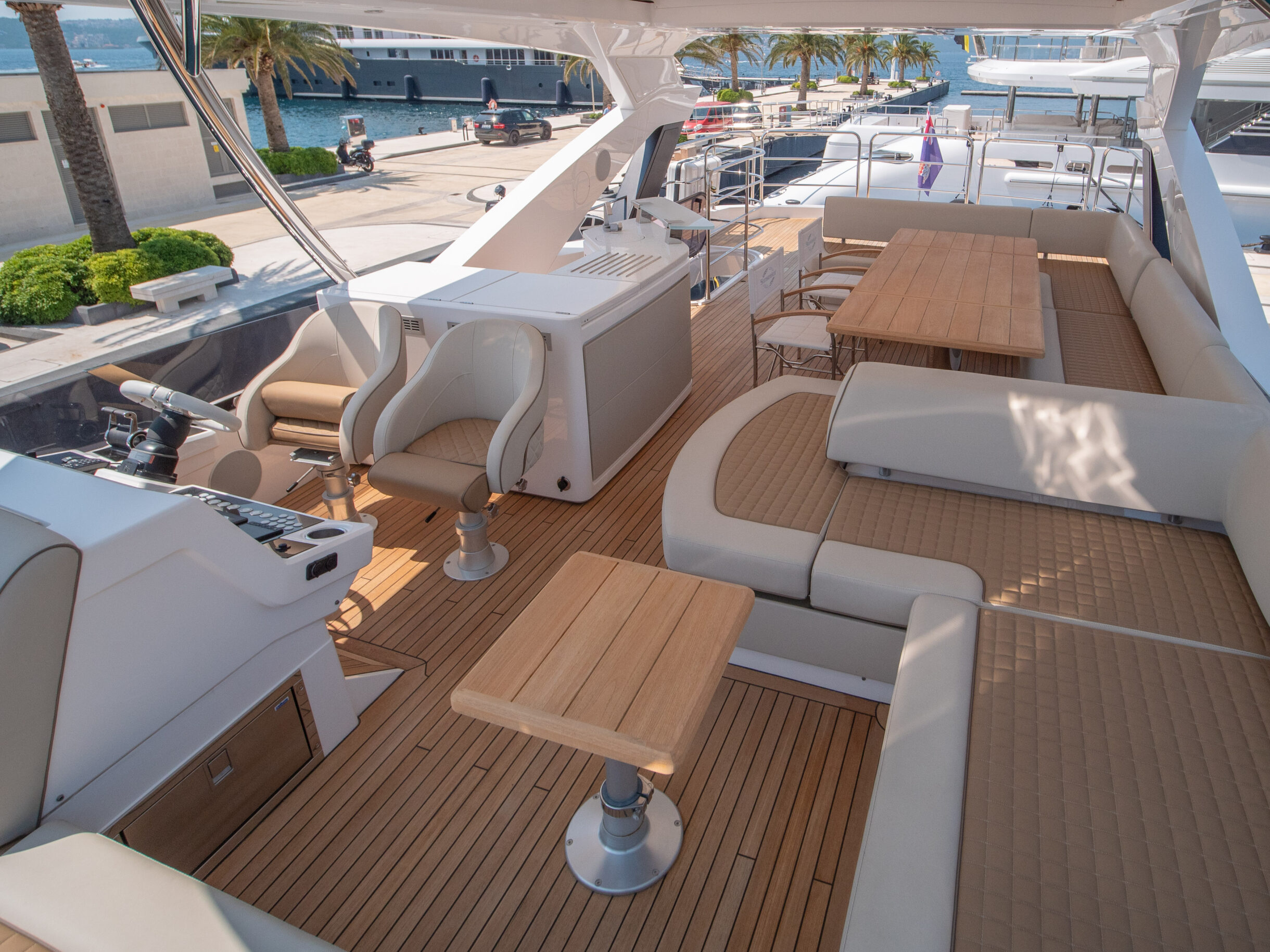 Sunseeker 76 Yacht | Экстрьер 8