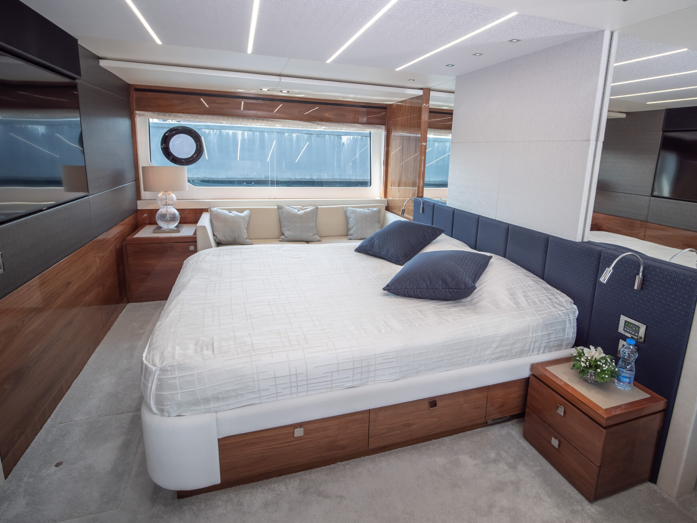 Sunseeker 76 Yacht | Экстрьер 13
