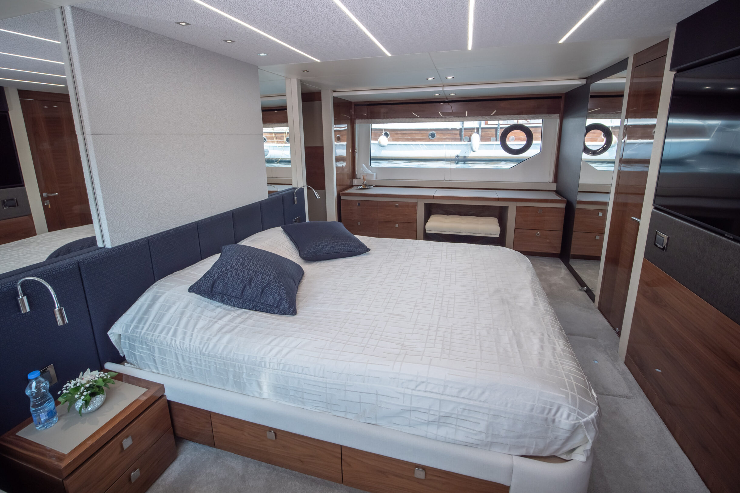Sunseeker 76 Yacht | Экстрьер 12