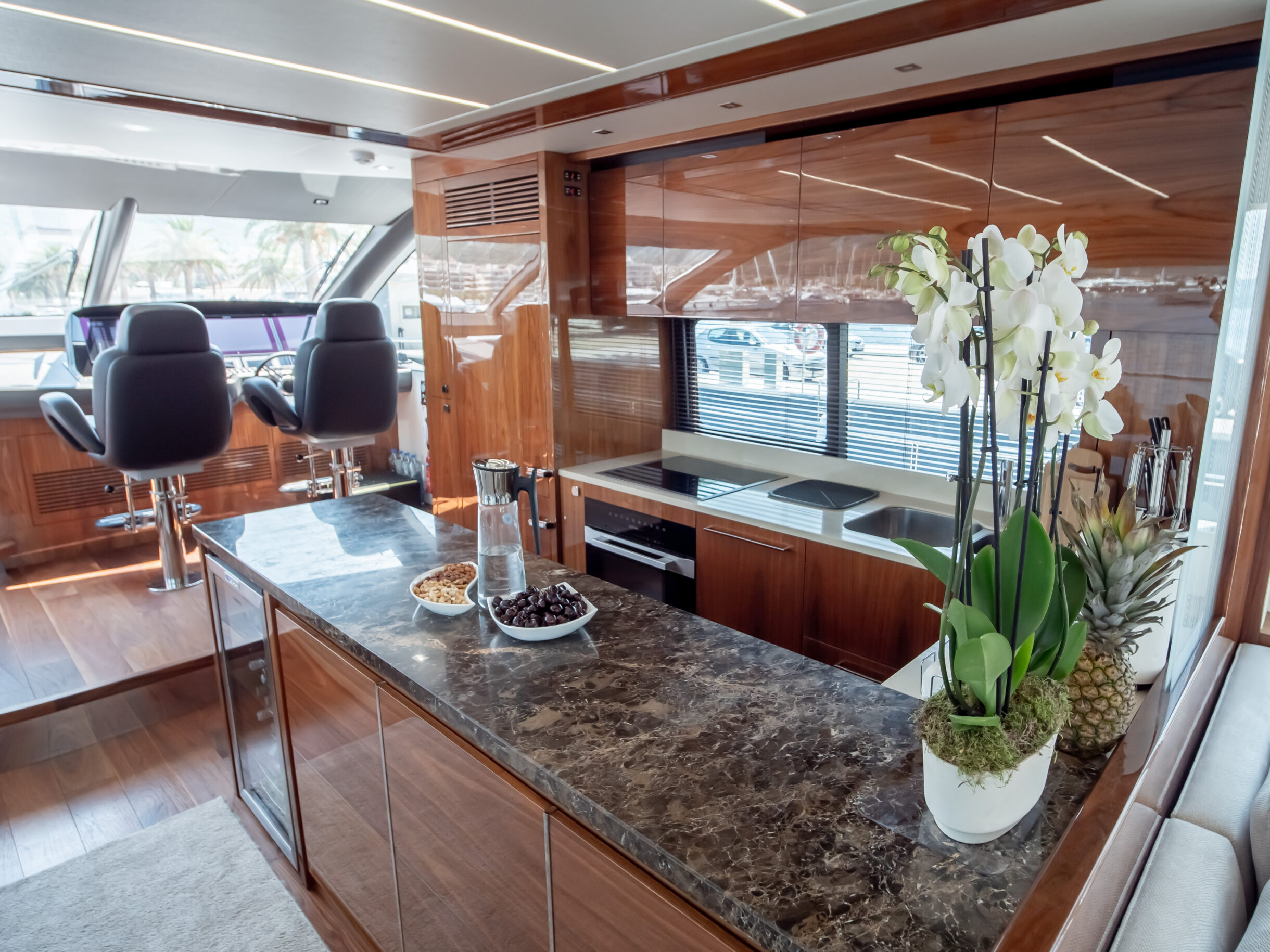 Sunseeker 76 Yacht | Экстрьер 6