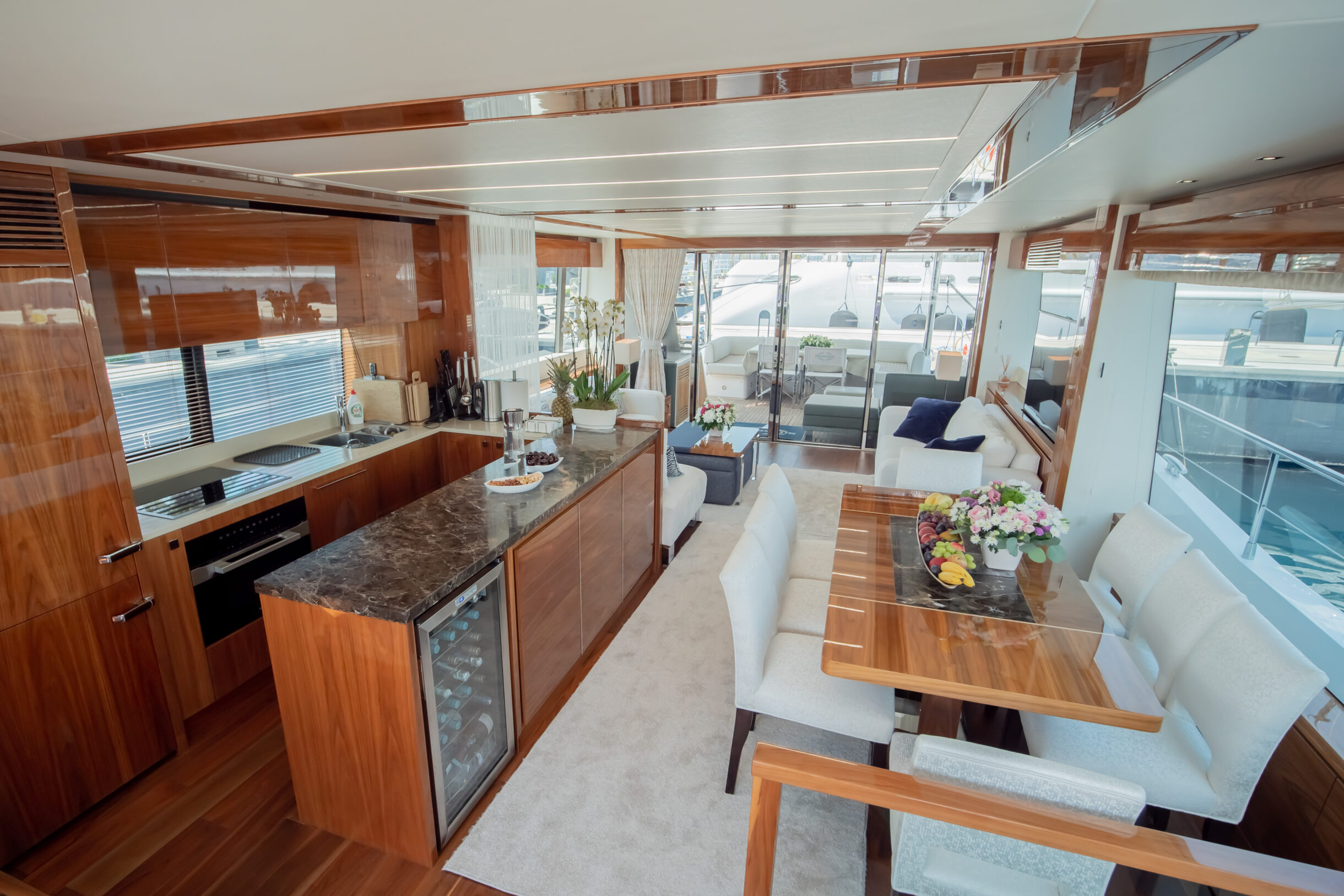 Sunseeker 76 Yacht | Экстрьер 4