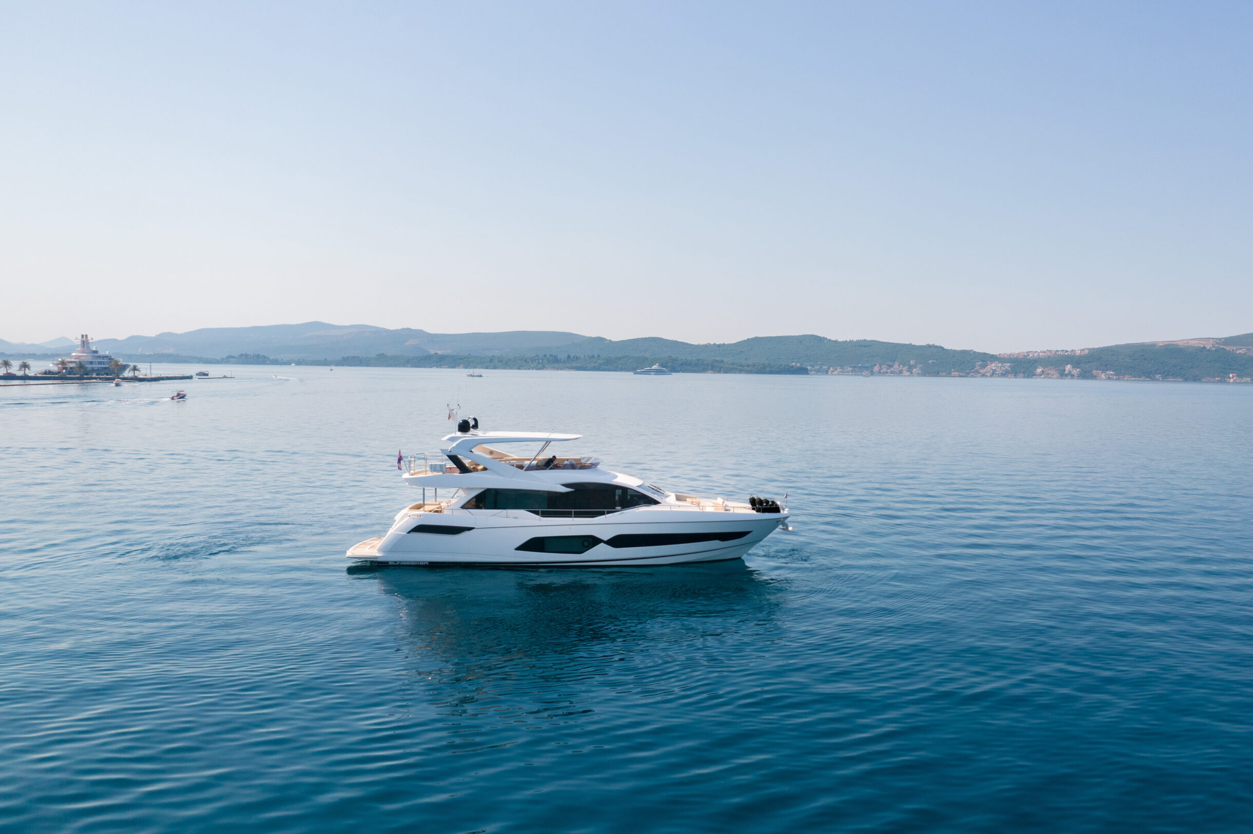 Sunseeker 76 Yacht | Экстрьер 3