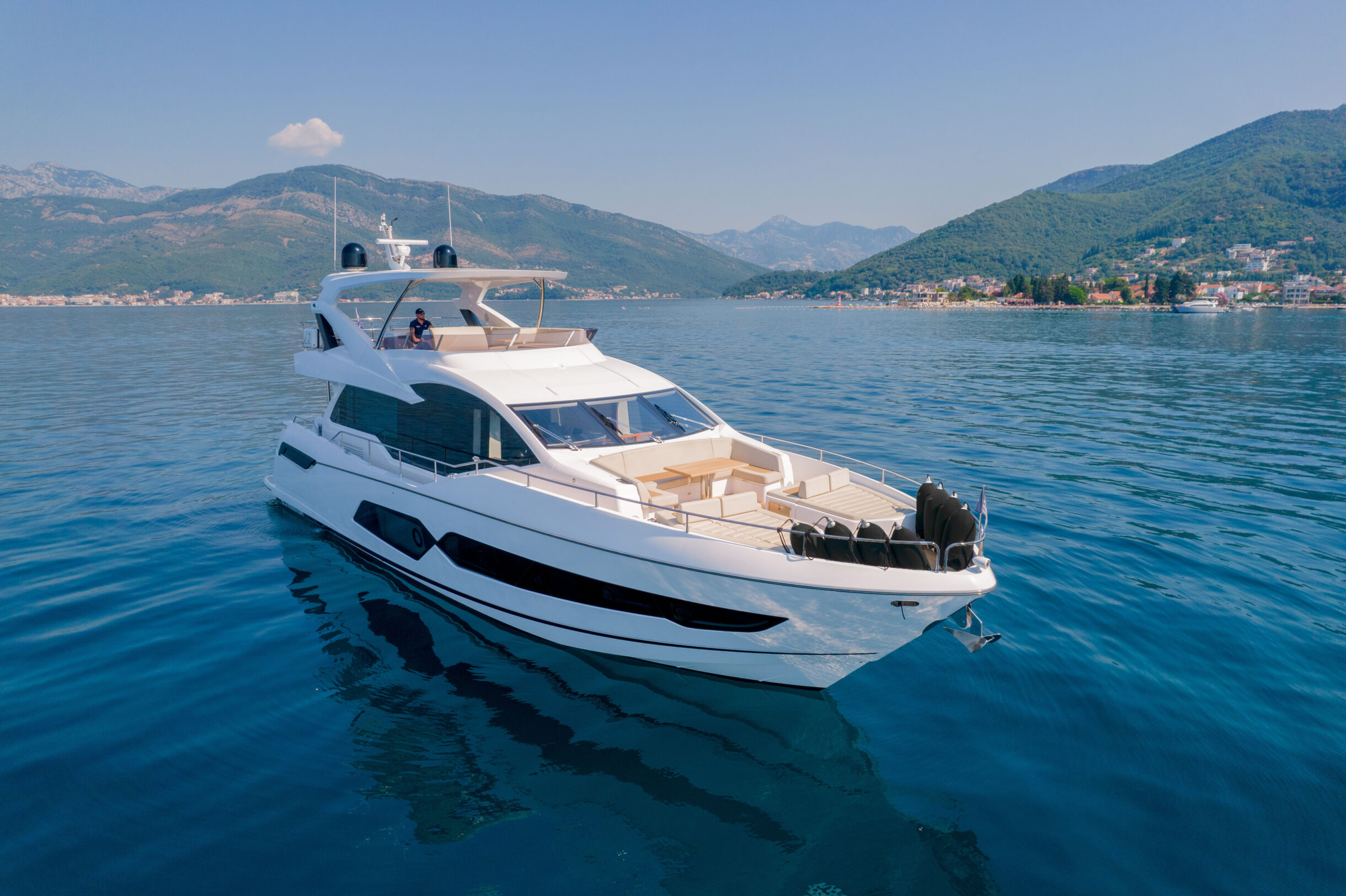Sunseeker 76 Yacht | Экстрьер 0