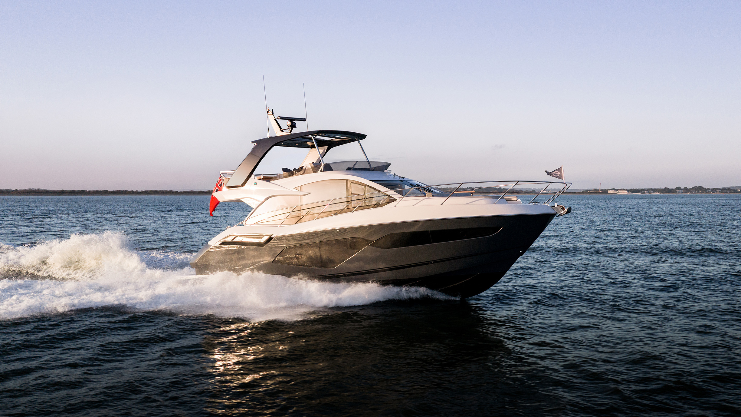 Sunseeker Manhattan 56 | Экстрьер 2