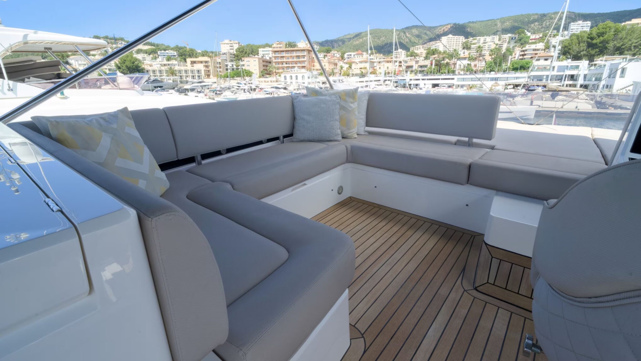 Sunseeker Manhattan 52 | Экстрьер 8