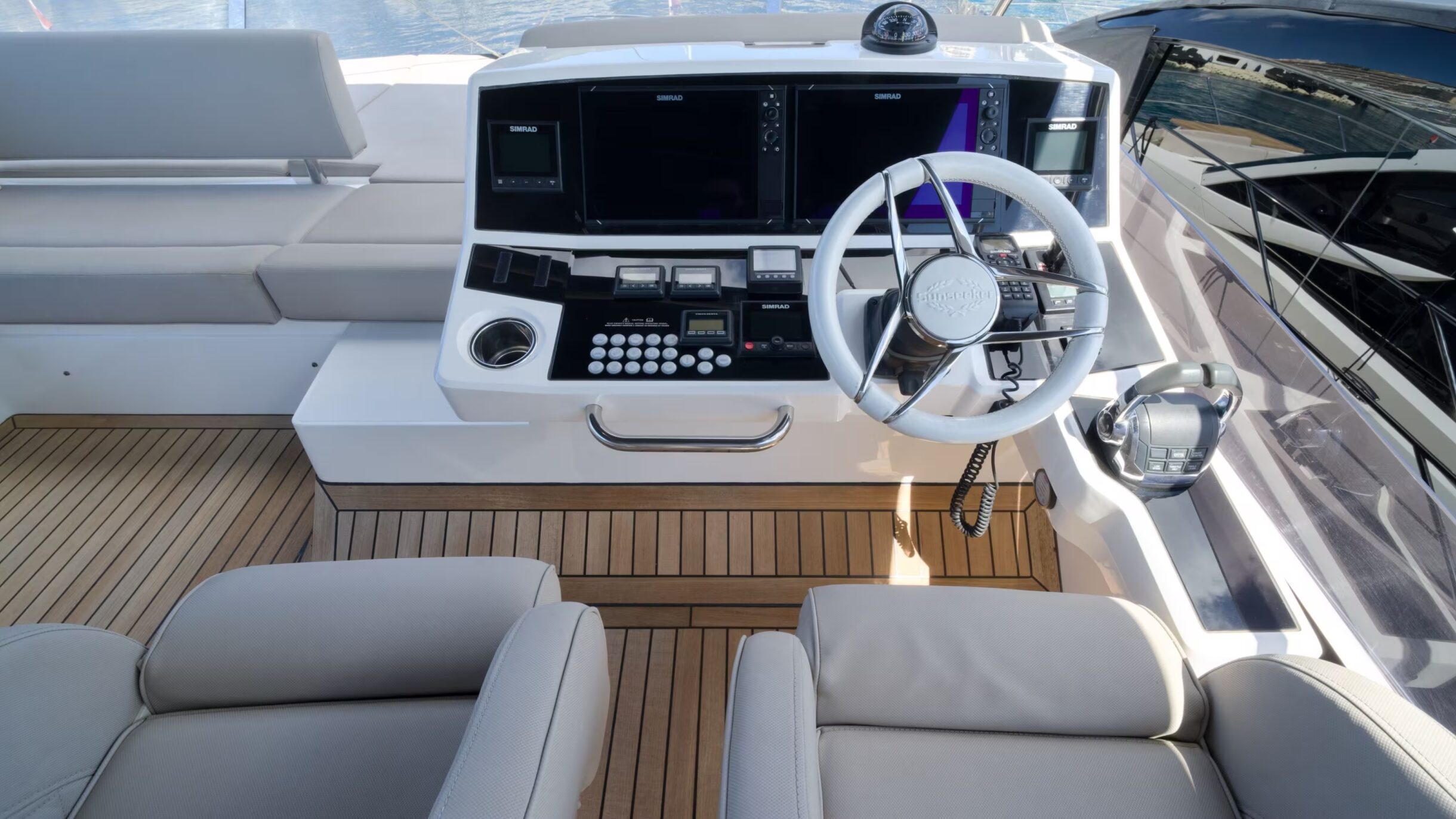 Sunseeker Manhattan 52 | Экстрьер 10