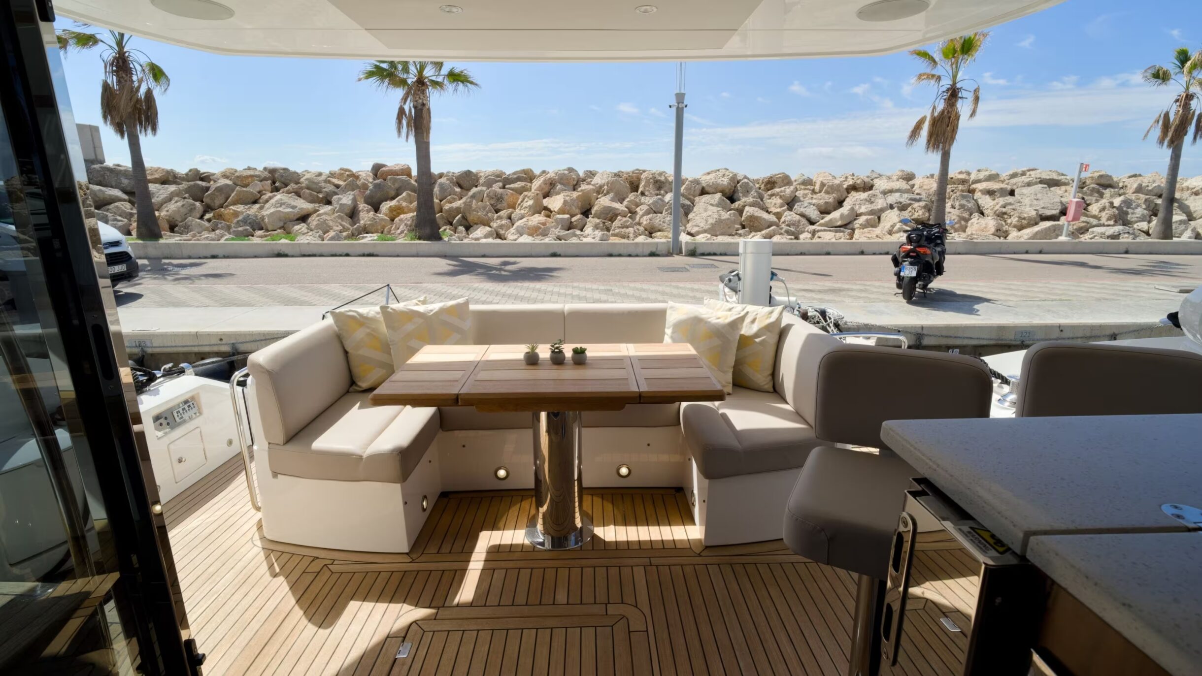 Sunseeker Manhattan 52 | Экстрьер 11